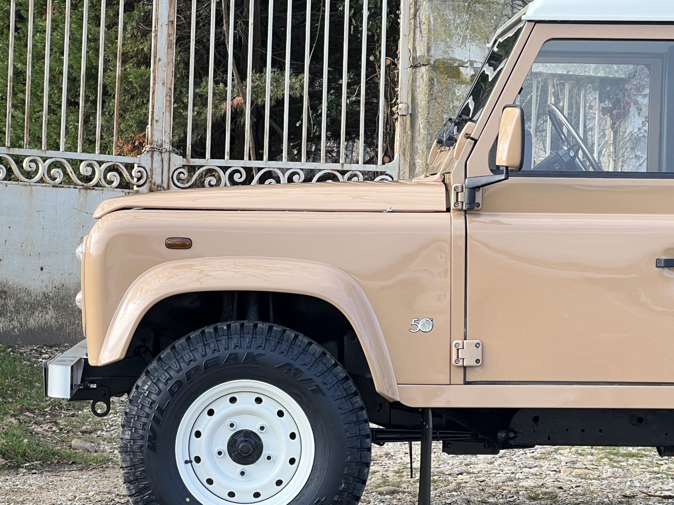 Photo Defender Hard Top 3 seats Collector "50th" Carte grise Utilitaire pas de TVS pour les sociétés