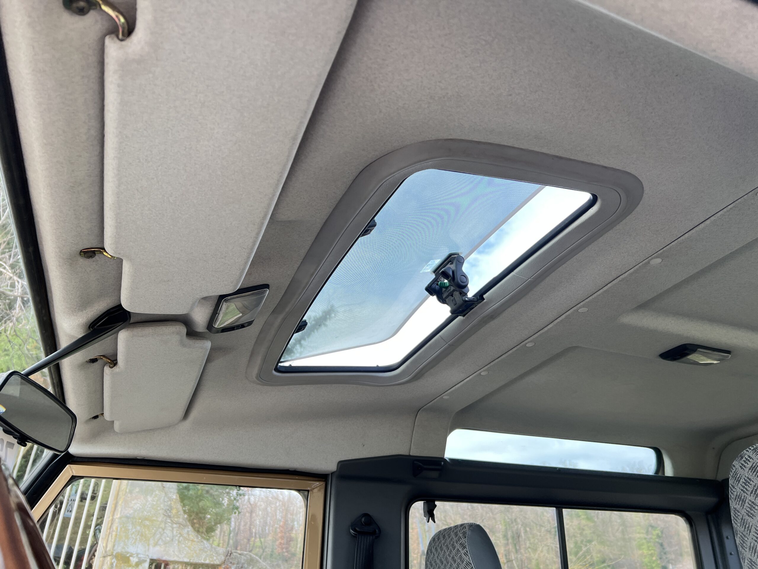 Photo Defender Hard Top 3 seats Collector "50th" Carte grise Utilitaire pas de TVS pour les sociétés