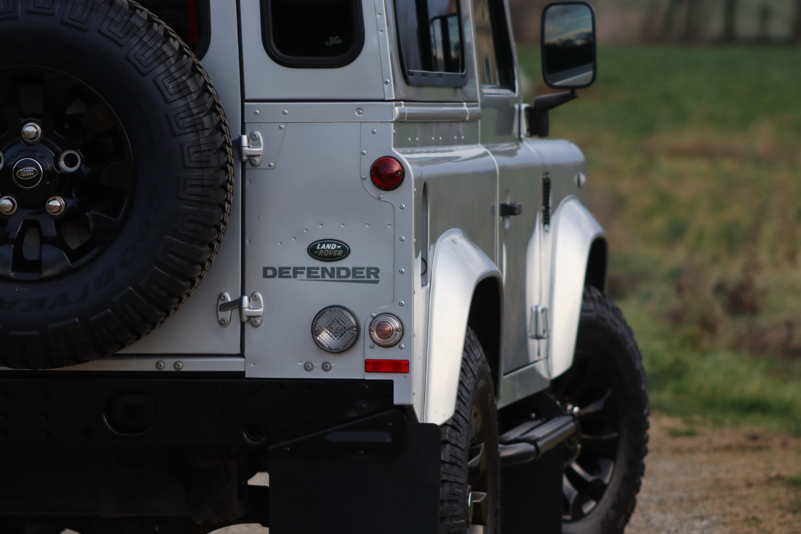 Photo LAND ROVER DEFENDER 90 TD4 2.2 SW 4 PLACES