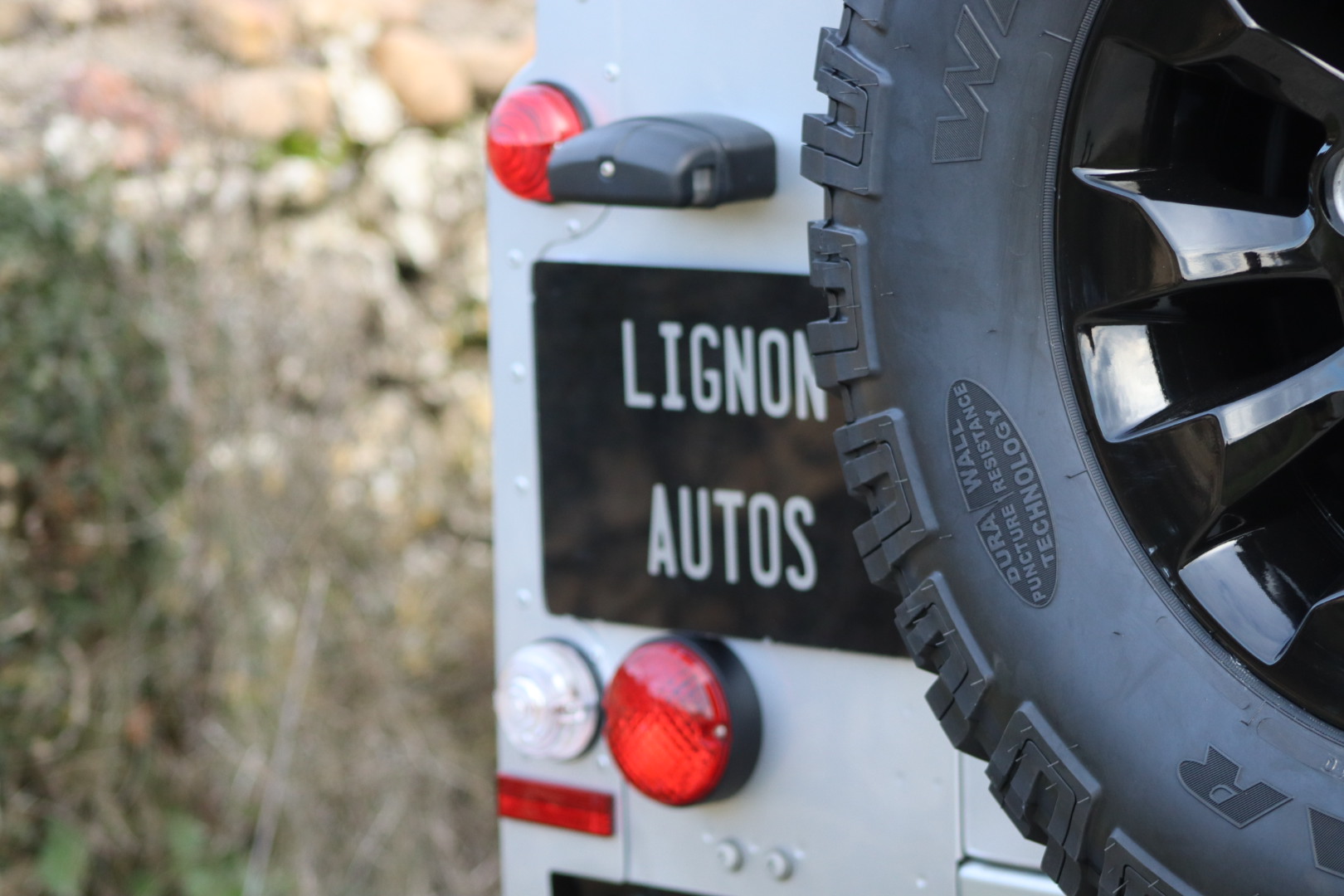 Photo LAND ROVER DEFENDER 90 TD4 2.2 SW 4 PLACES