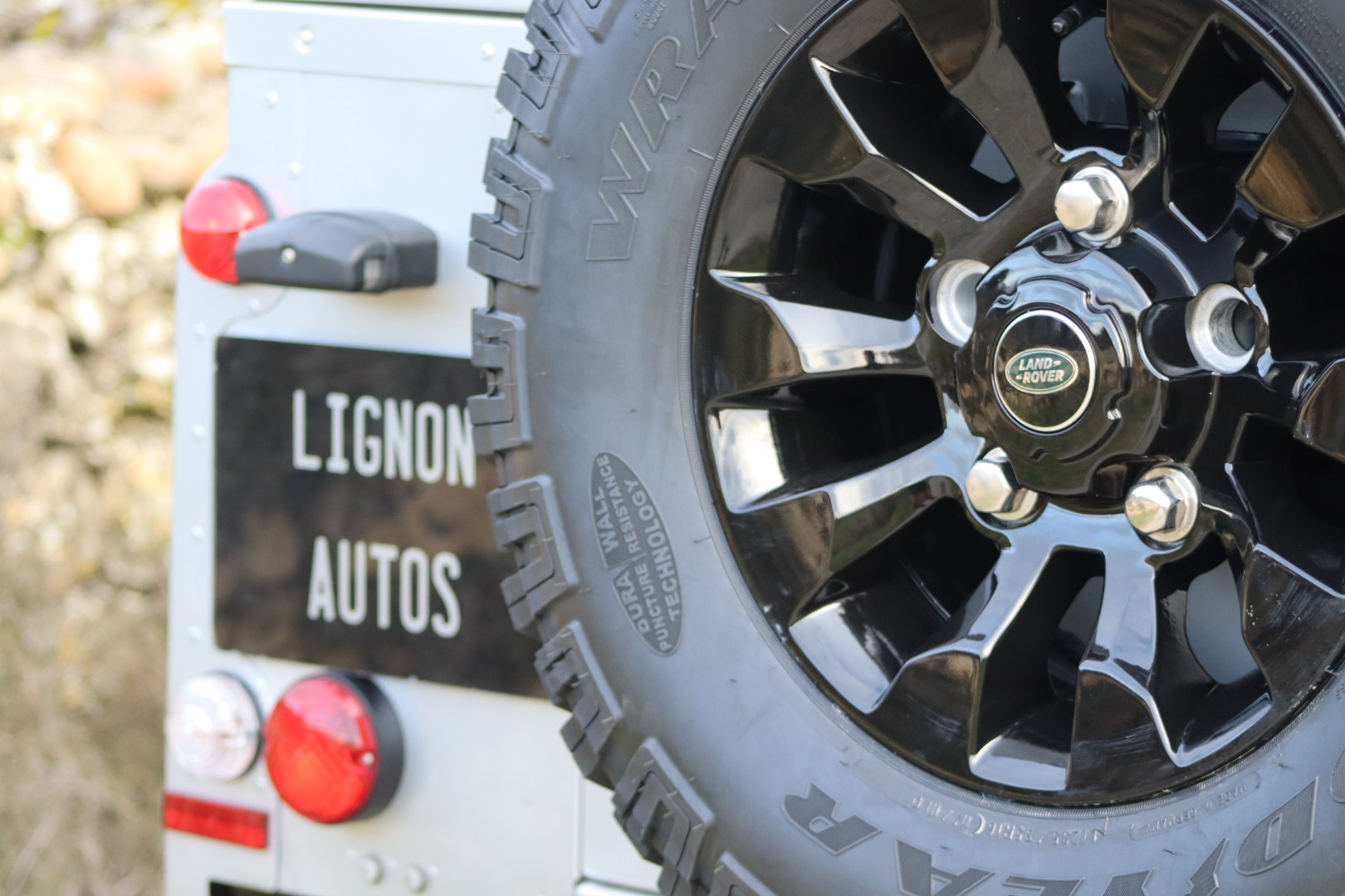 Photo LAND ROVER DEFENDER 90 TD4 2.2 SW 4 PLACES