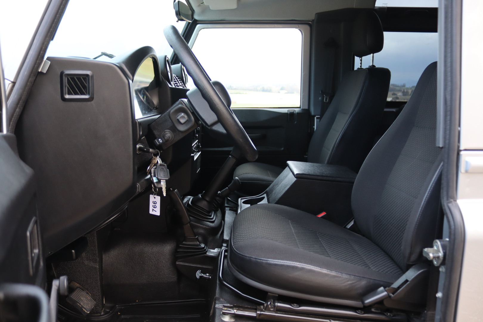 Photo LAND ROVER DEFENDER 90 TD4 2.2 SW 4 PLACES
