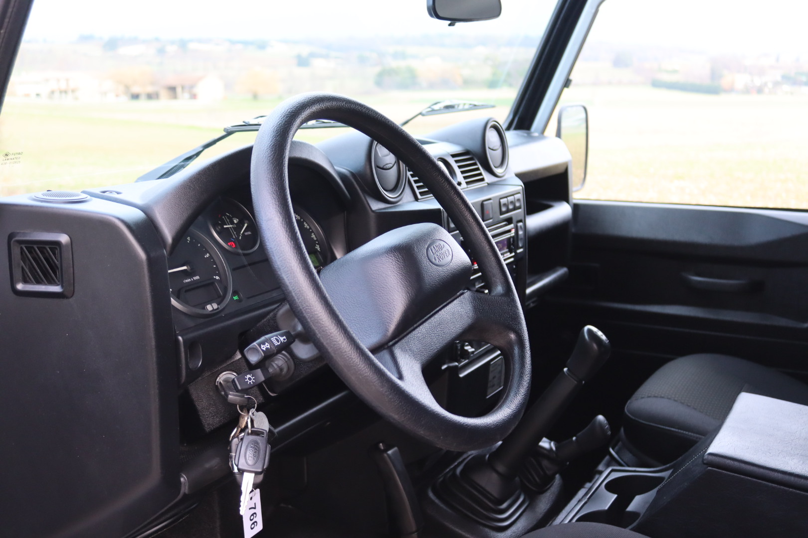 Photo LAND ROVER DEFENDER 90 TD4 2.2 SW 4 PLACES