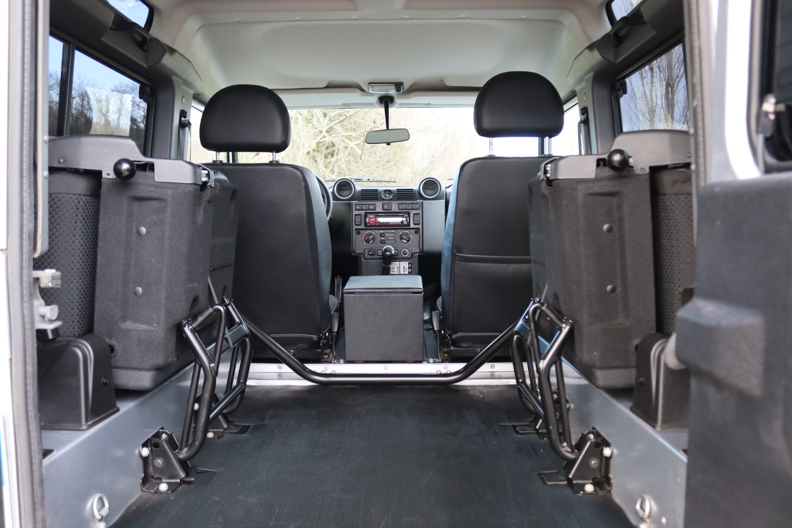Photo LAND ROVER DEFENDER 90 TD4 2.2 SW 4 PLACES