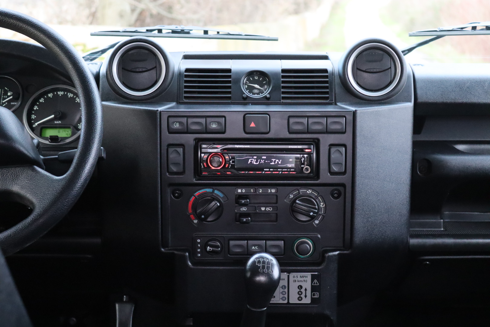 Photo LAND ROVER DEFENDER 90 TD4 2.2 SW 4 PLACES