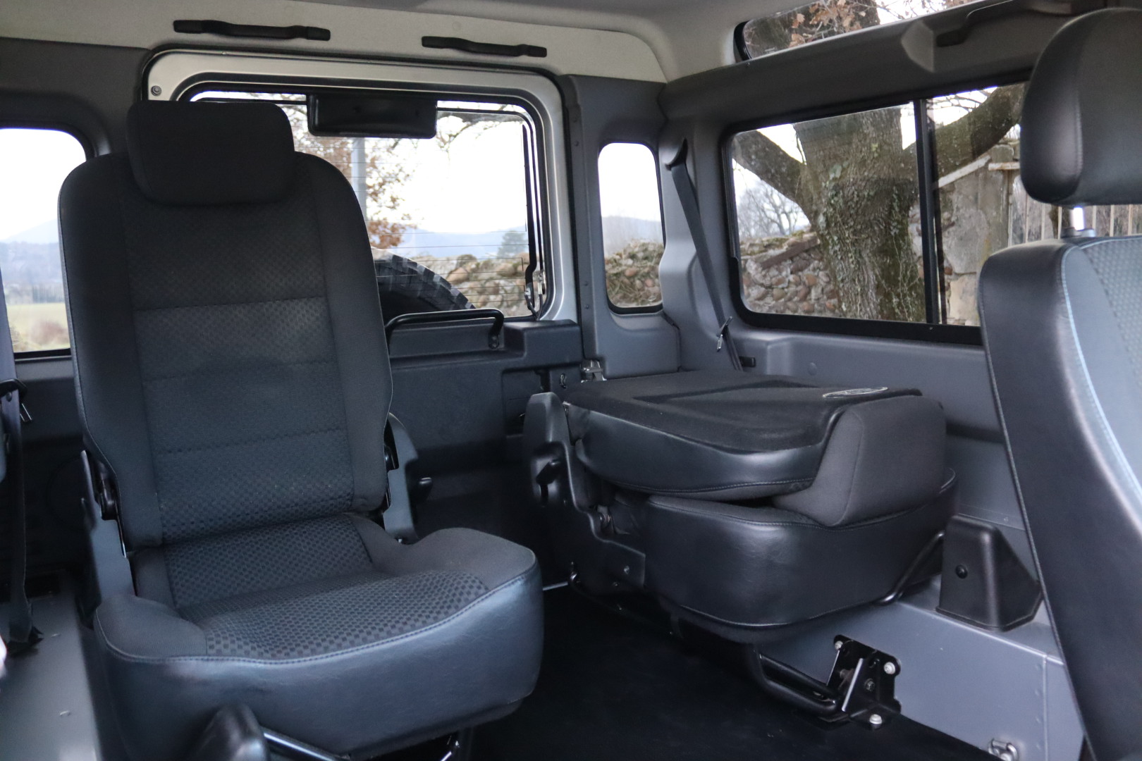 Photo LAND ROVER DEFENDER 90 TD4 2.2 SW 4 PLACES