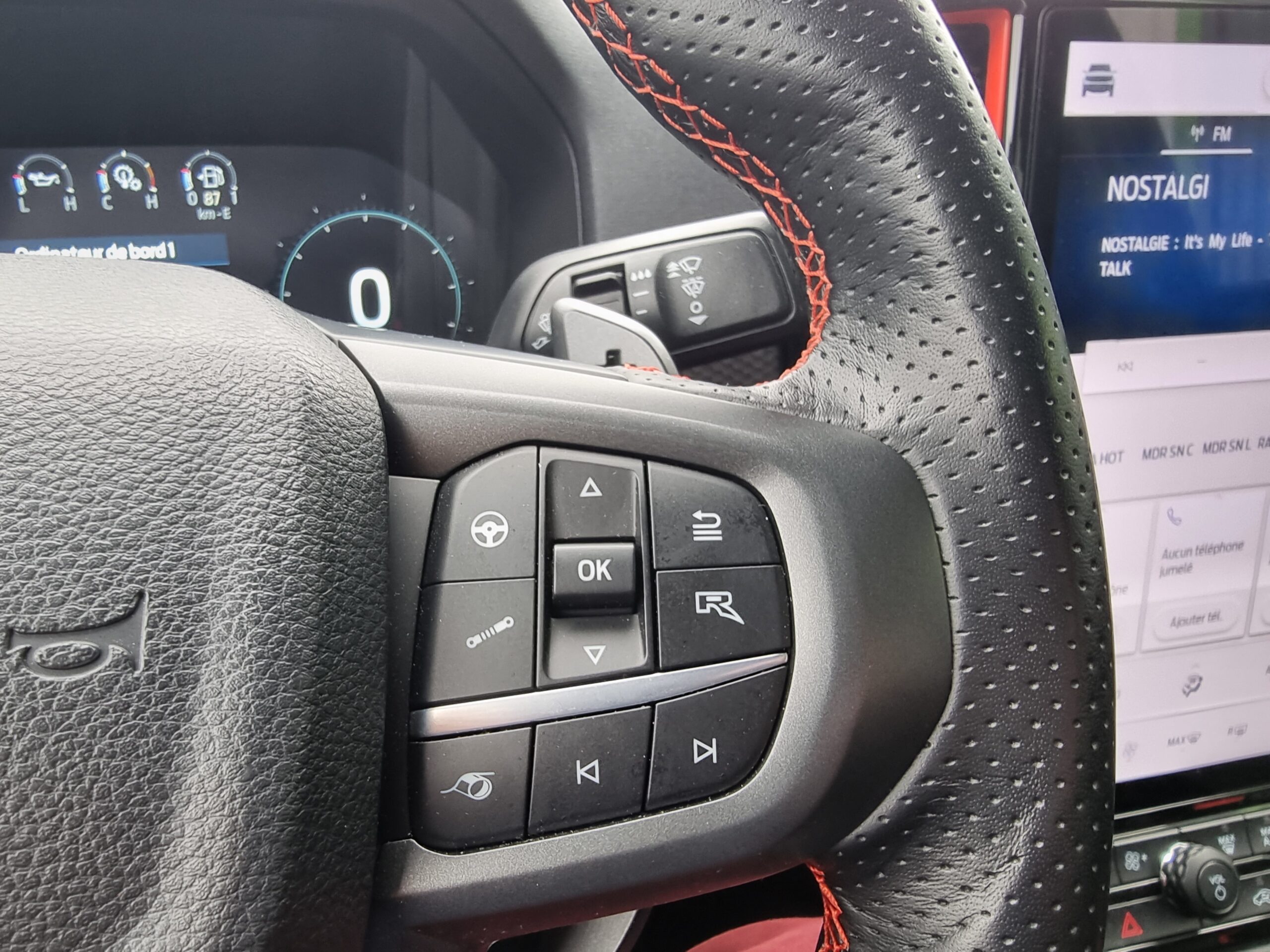 Photo FORD RANGER RAPTOR 3.0L ECOBOOST V6 292CV PAS DE MALUS