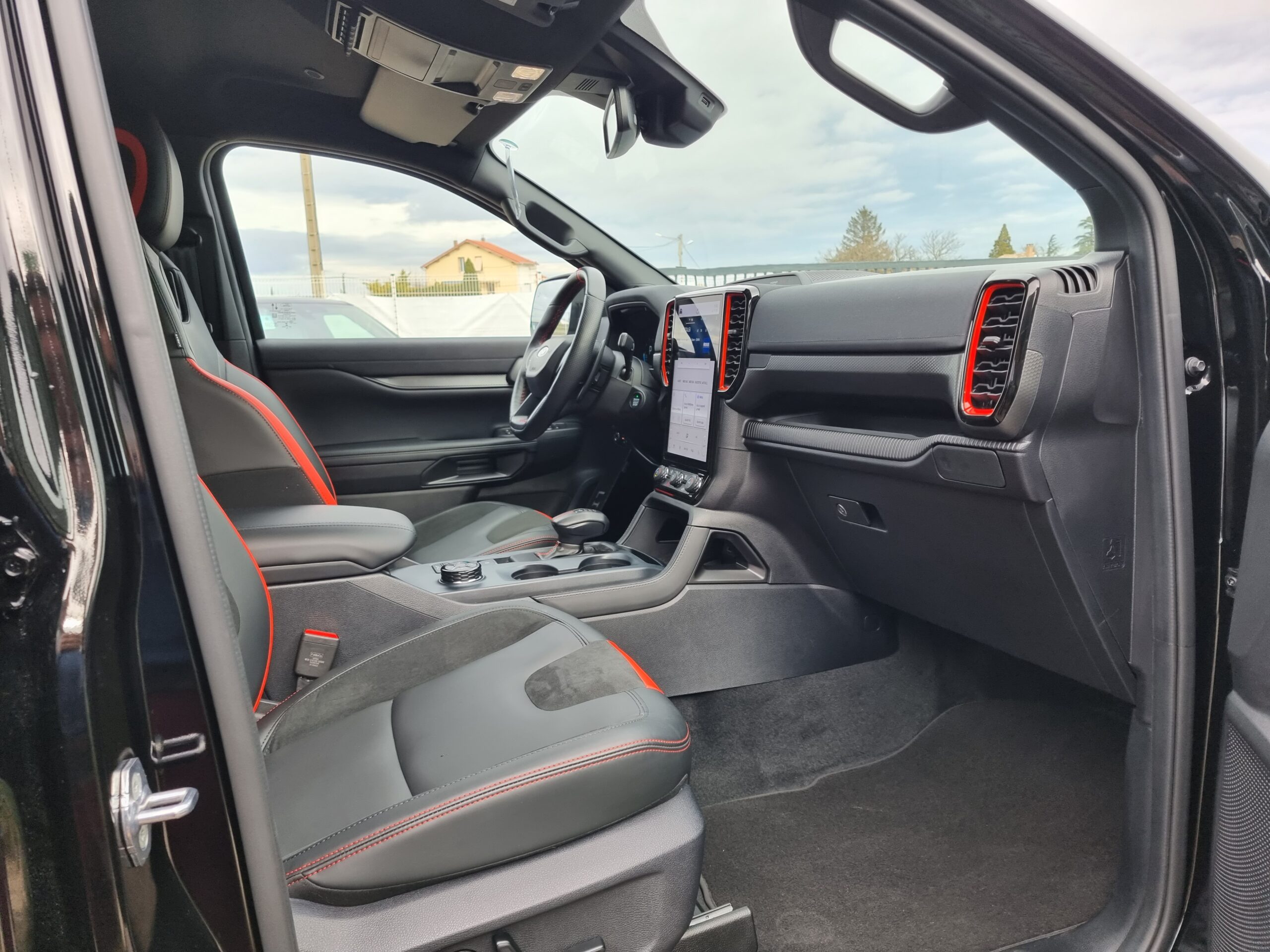 Photo FORD RANGER RAPTOR 3.0L ECOBOOST V6 292CV PAS DE MALUS