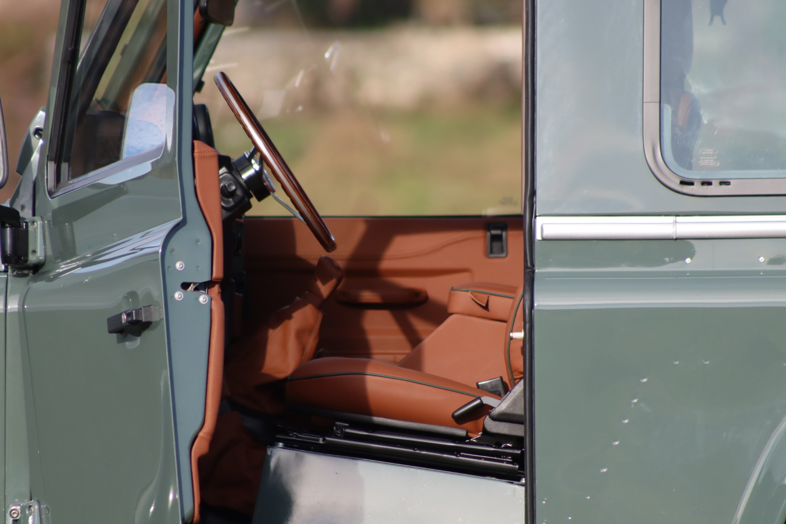 Photo LAND ROVER DEFENDER TD4 2.4 SW 4 PLACES