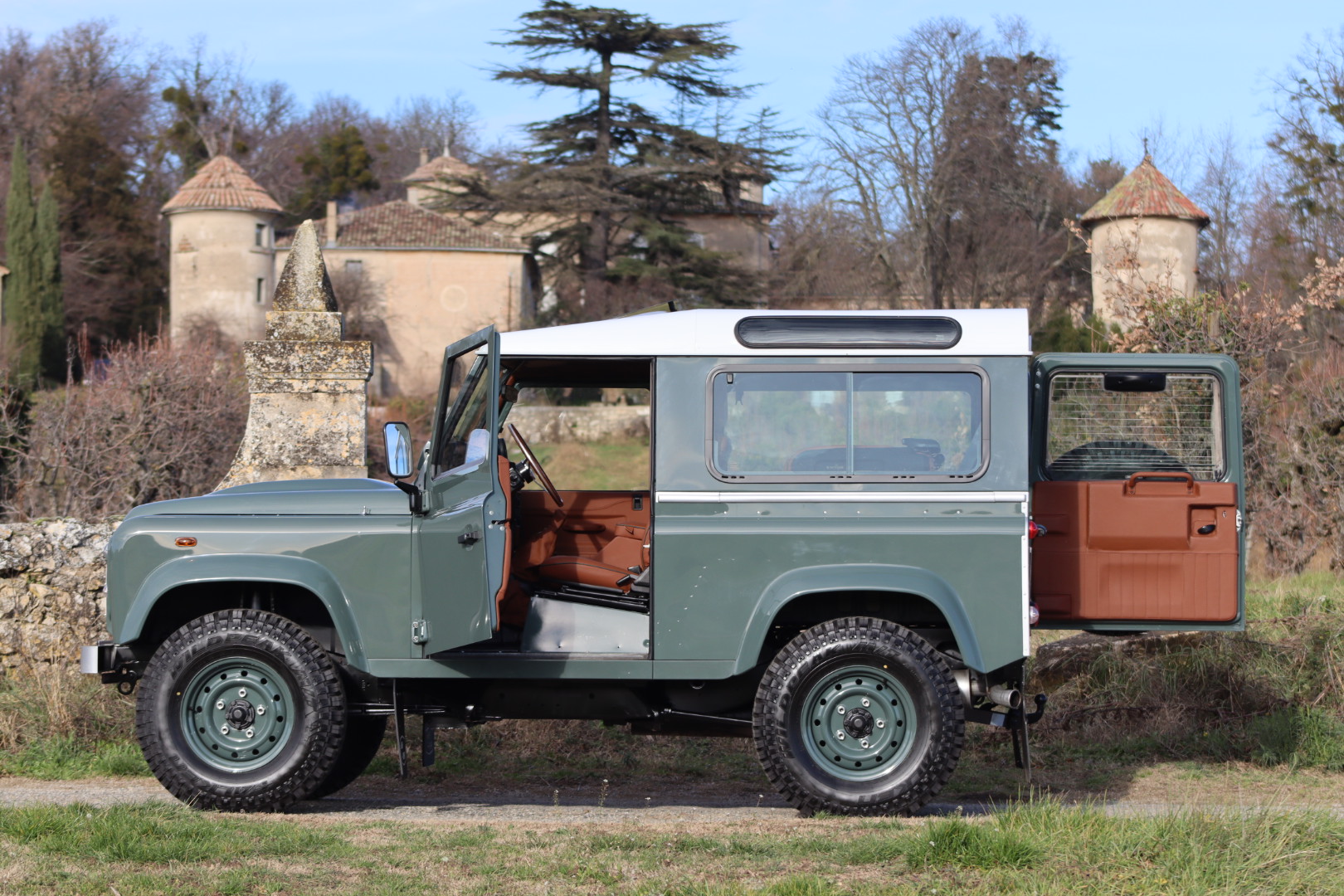 Photo LAND ROVER DEFENDER TD4 2.4 SW 4 PLACES