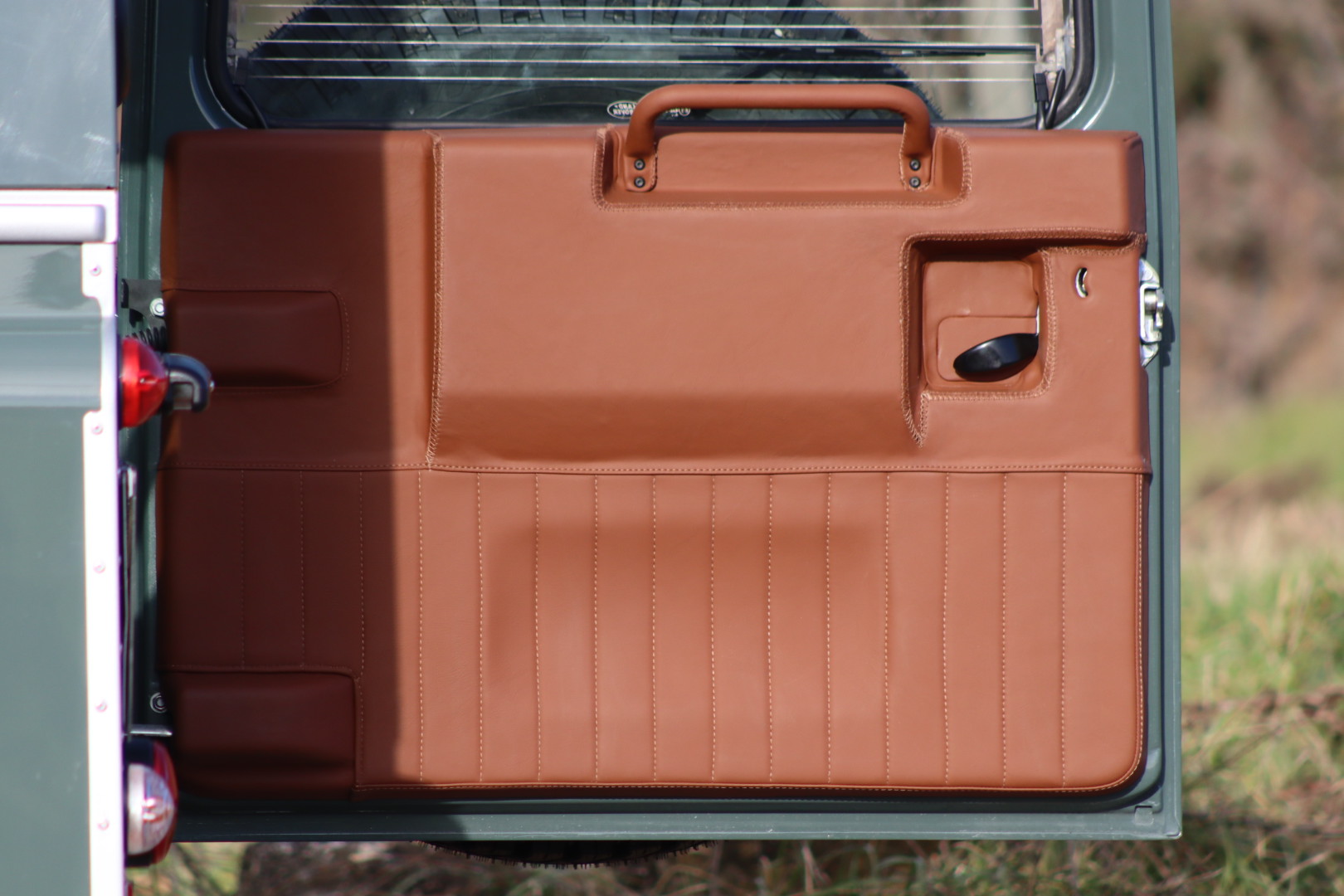 Photo LAND ROVER DEFENDER TD4 2.4 SW 4 PLACES