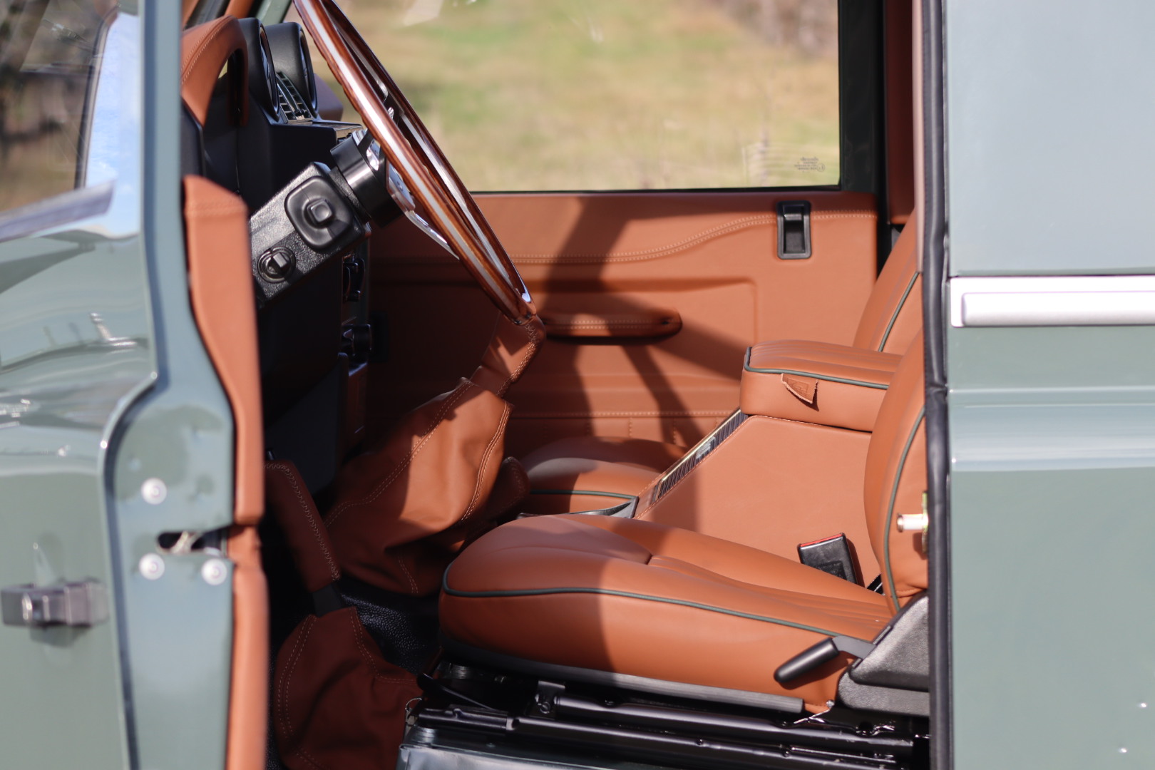 Photo LAND ROVER DEFENDER TD4 2.4 SW 4 PLACES