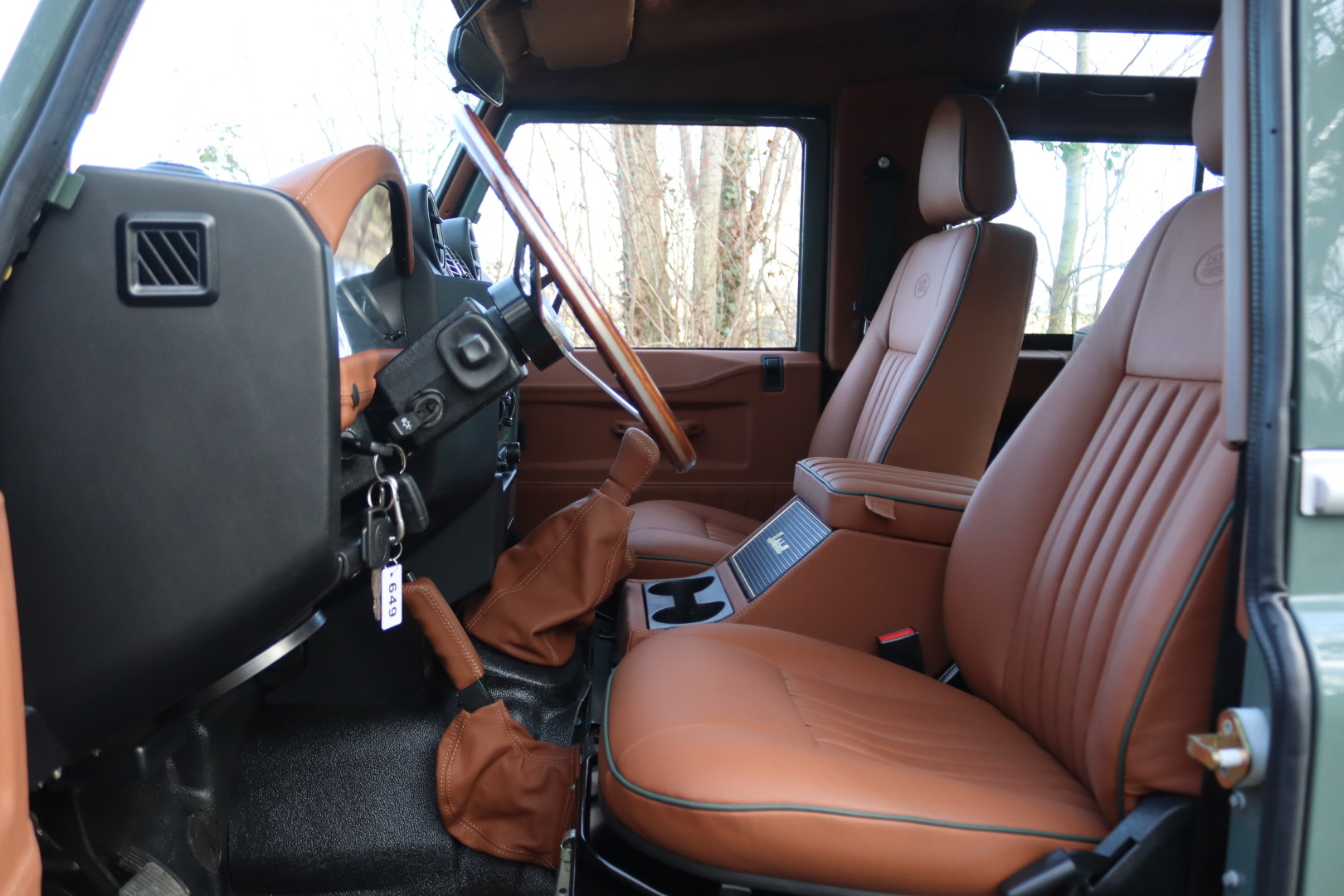 Photo LAND ROVER DEFENDER TD4 2.4 SW 4 PLACES