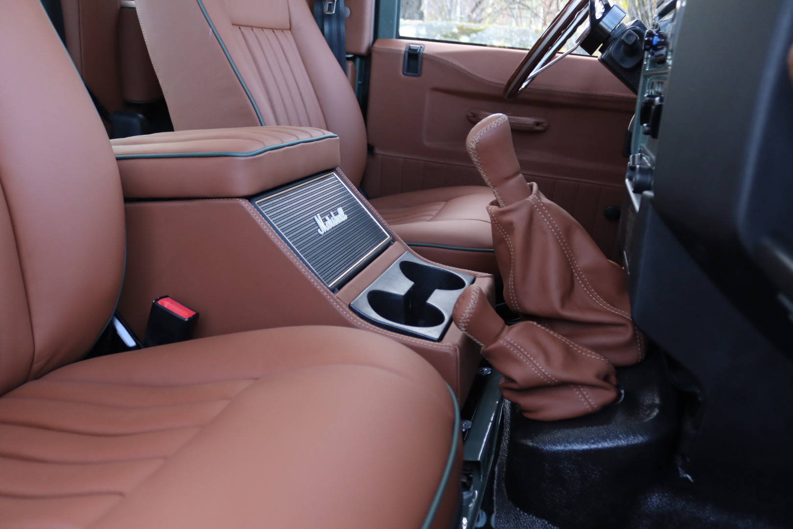 Photo LAND ROVER DEFENDER TD4 2.4 SW 4 PLACES
