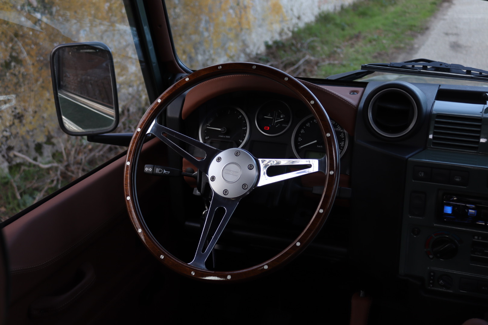 Photo LAND ROVER DEFENDER TD4 2.4 SW 4 PLACES