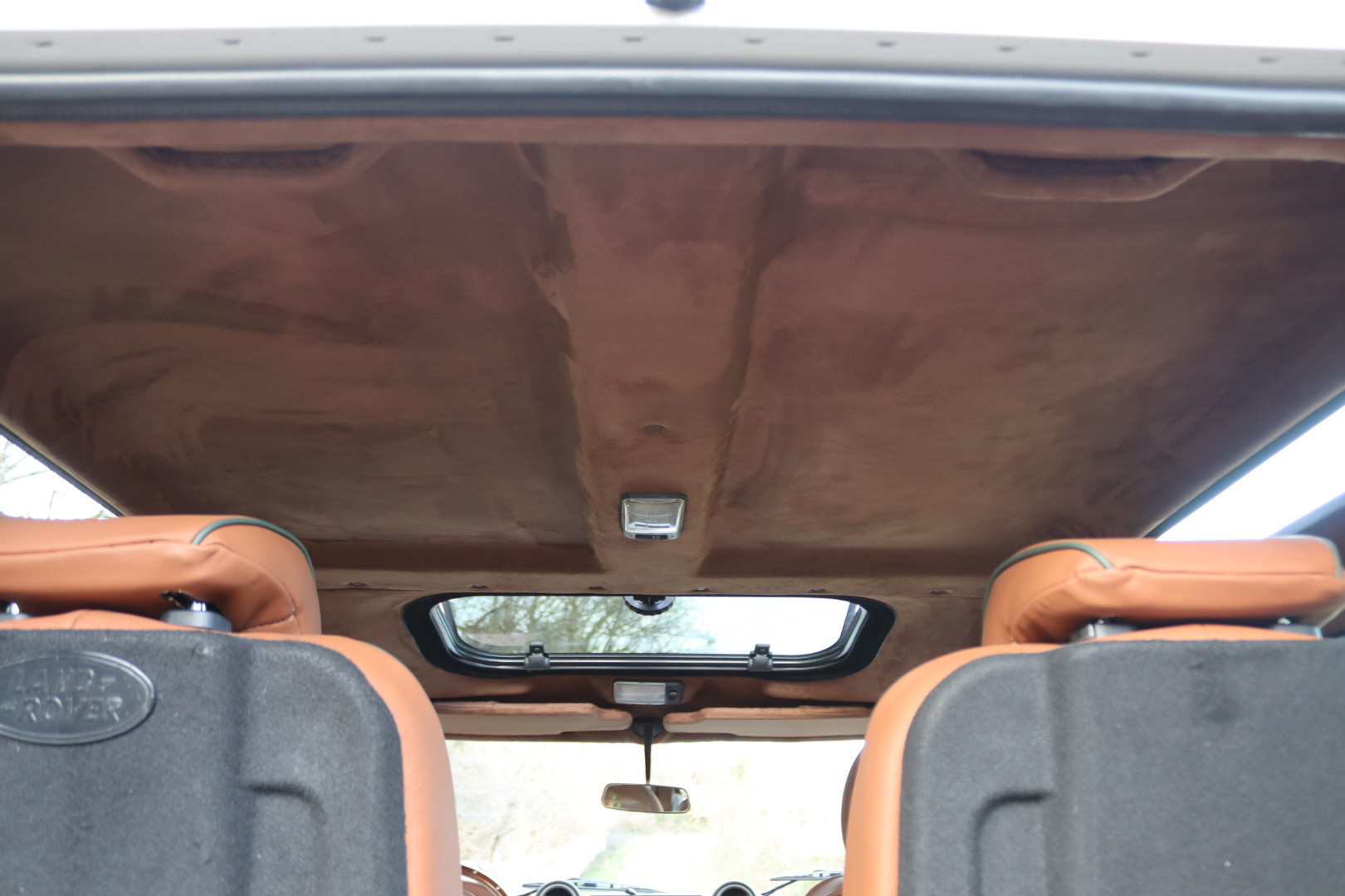 Photo LAND ROVER DEFENDER TD4 2.4 SW 4 PLACES
