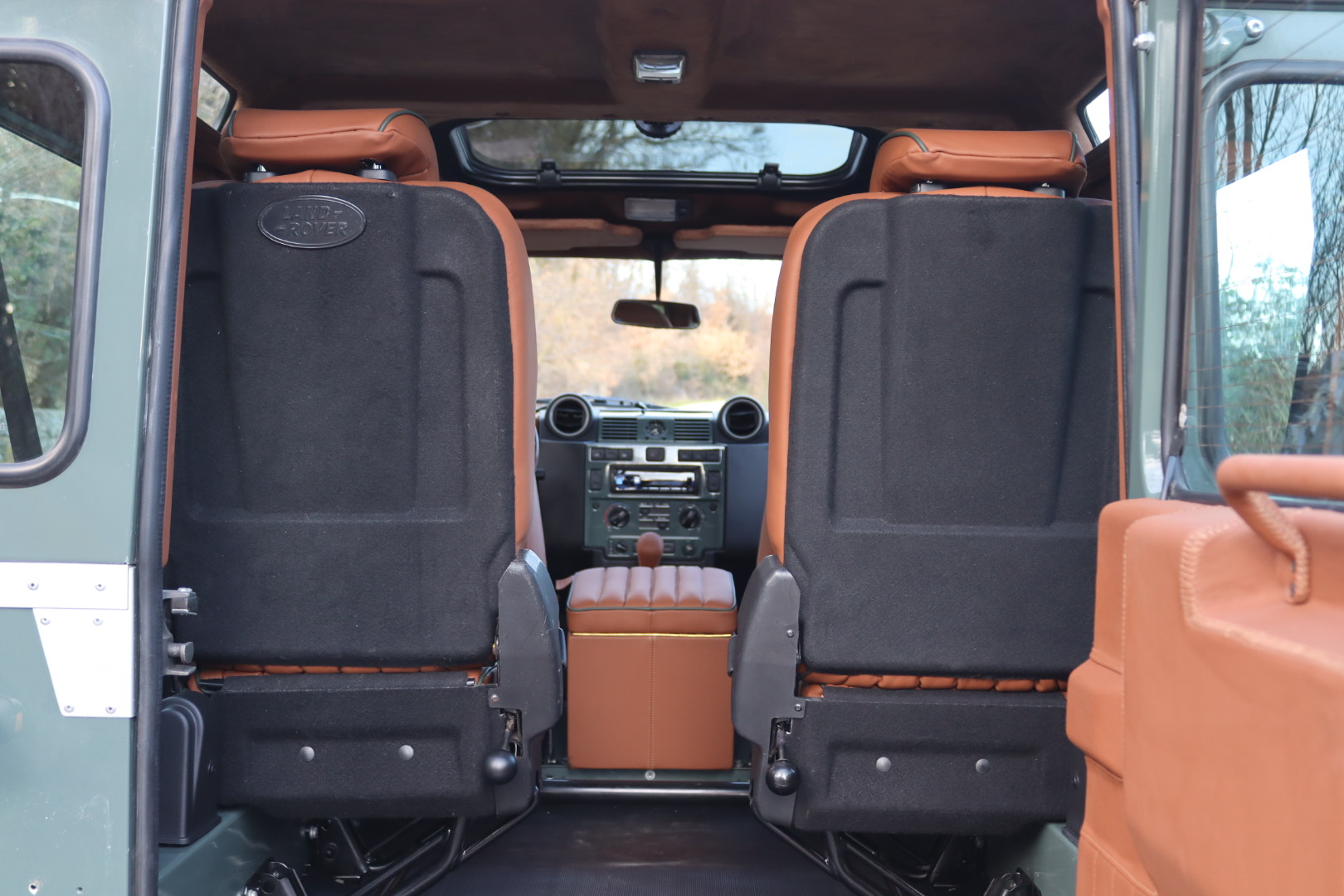 Photo LAND ROVER DEFENDER TD4 2.4 SW 4 PLACES