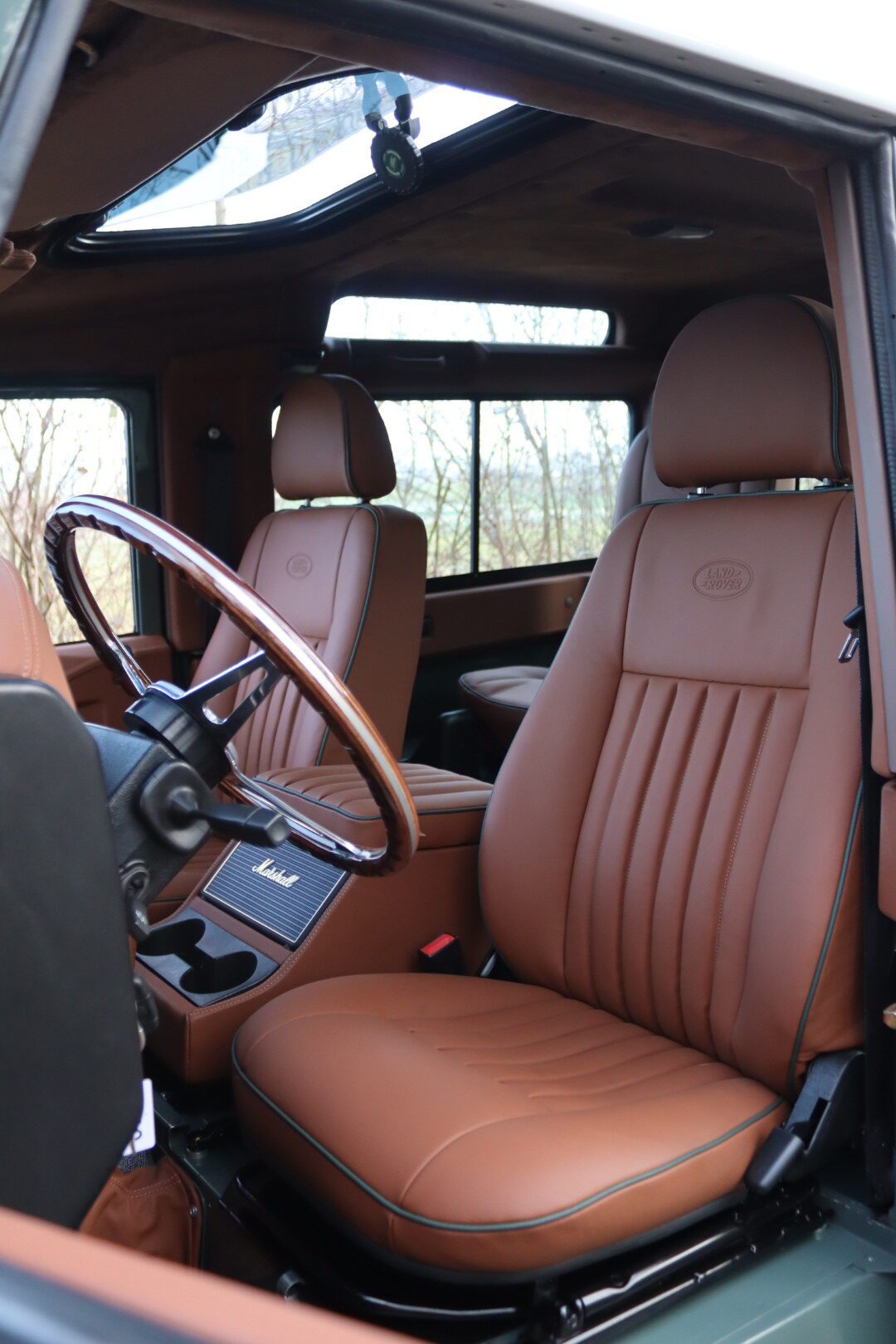 Photo LAND ROVER DEFENDER TD4 2.4 SW 4 PLACES