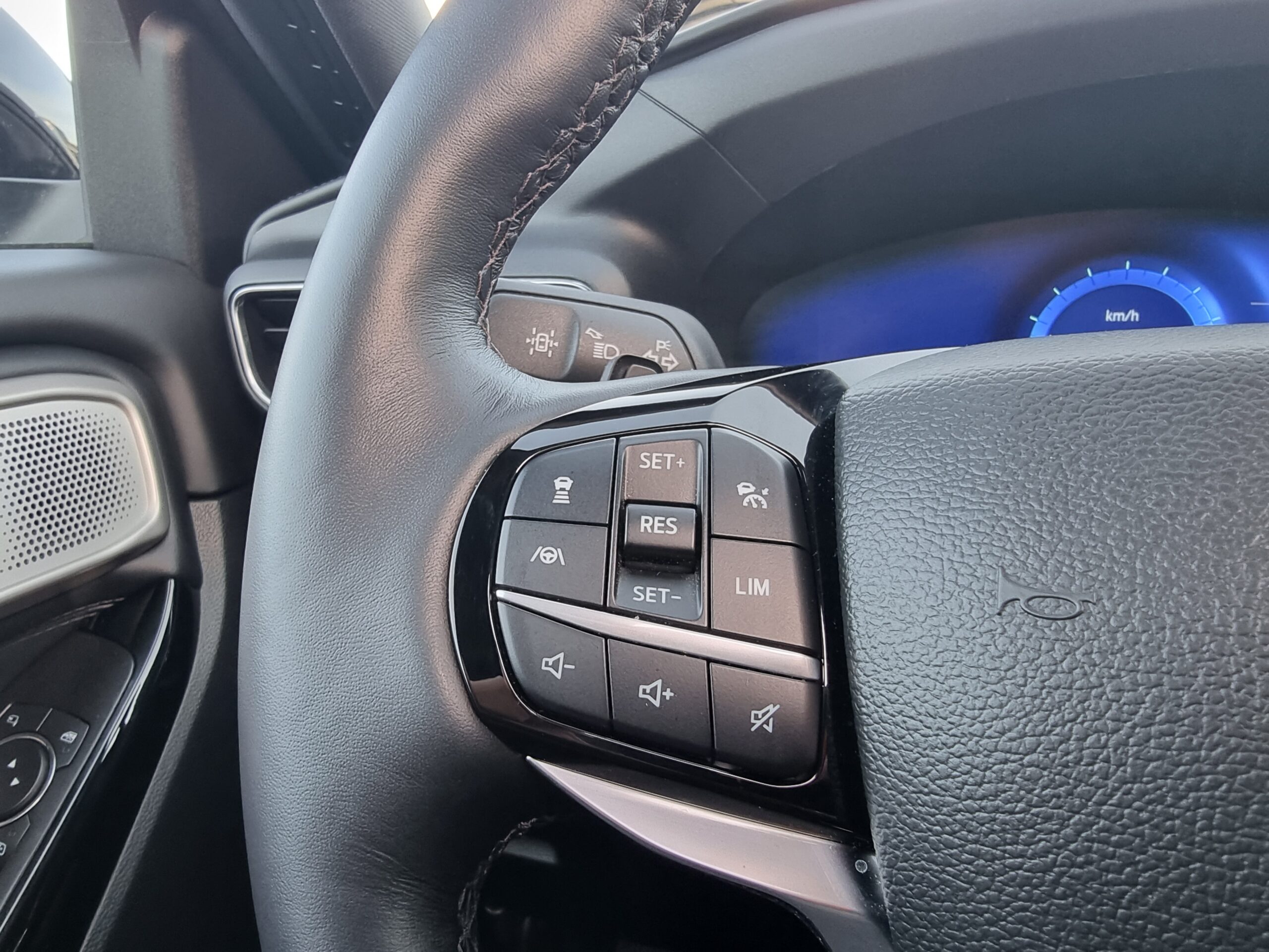 Photo FORD EXPLORER 3.0 ECOBOOST 457ch Parallel PHEV Platinum i-AWD BVA10