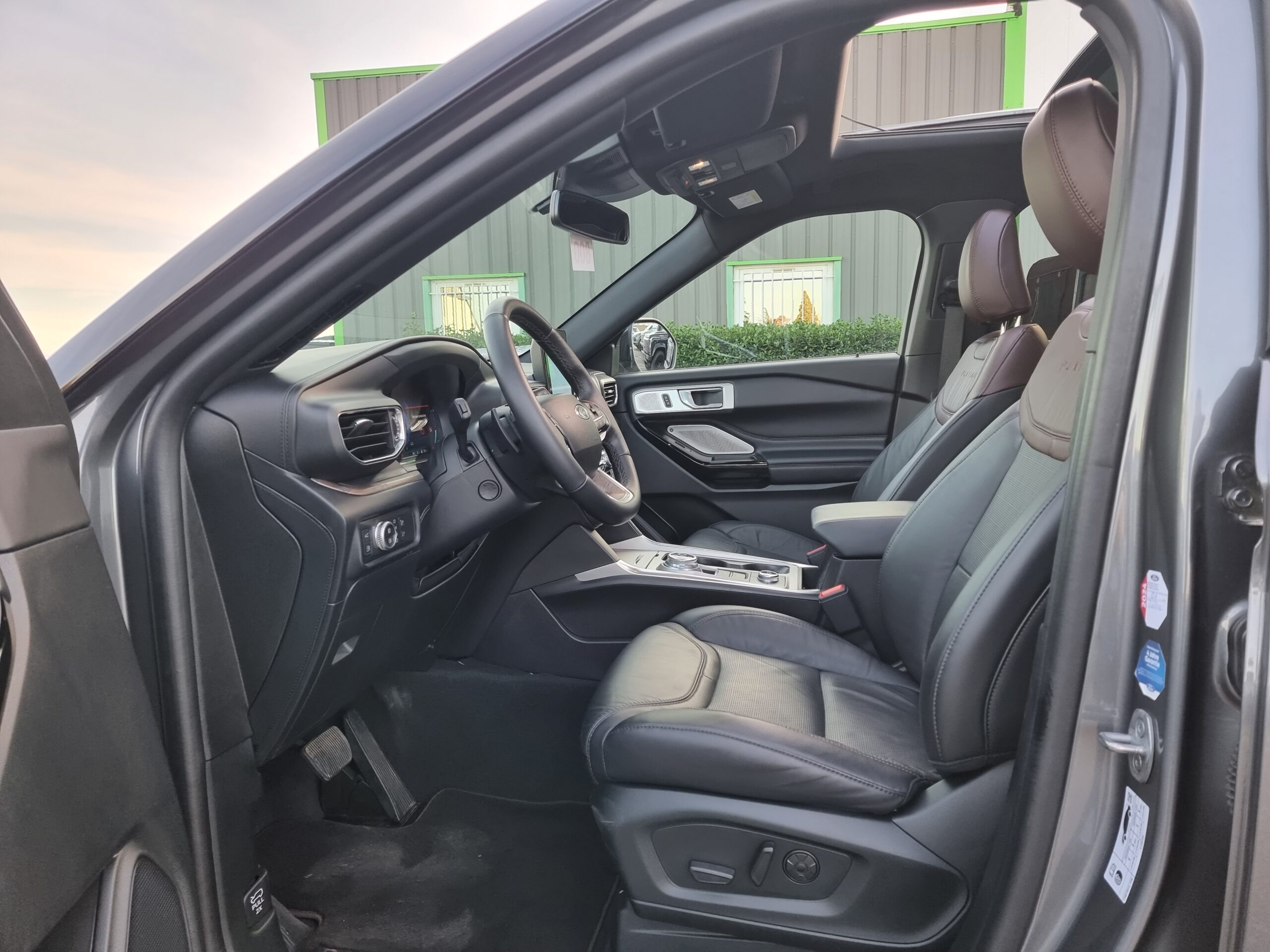 Photo FORD EXPLORER 3.0 ECOBOOST 457ch Parallel PHEV Platinum i-AWD BVA10