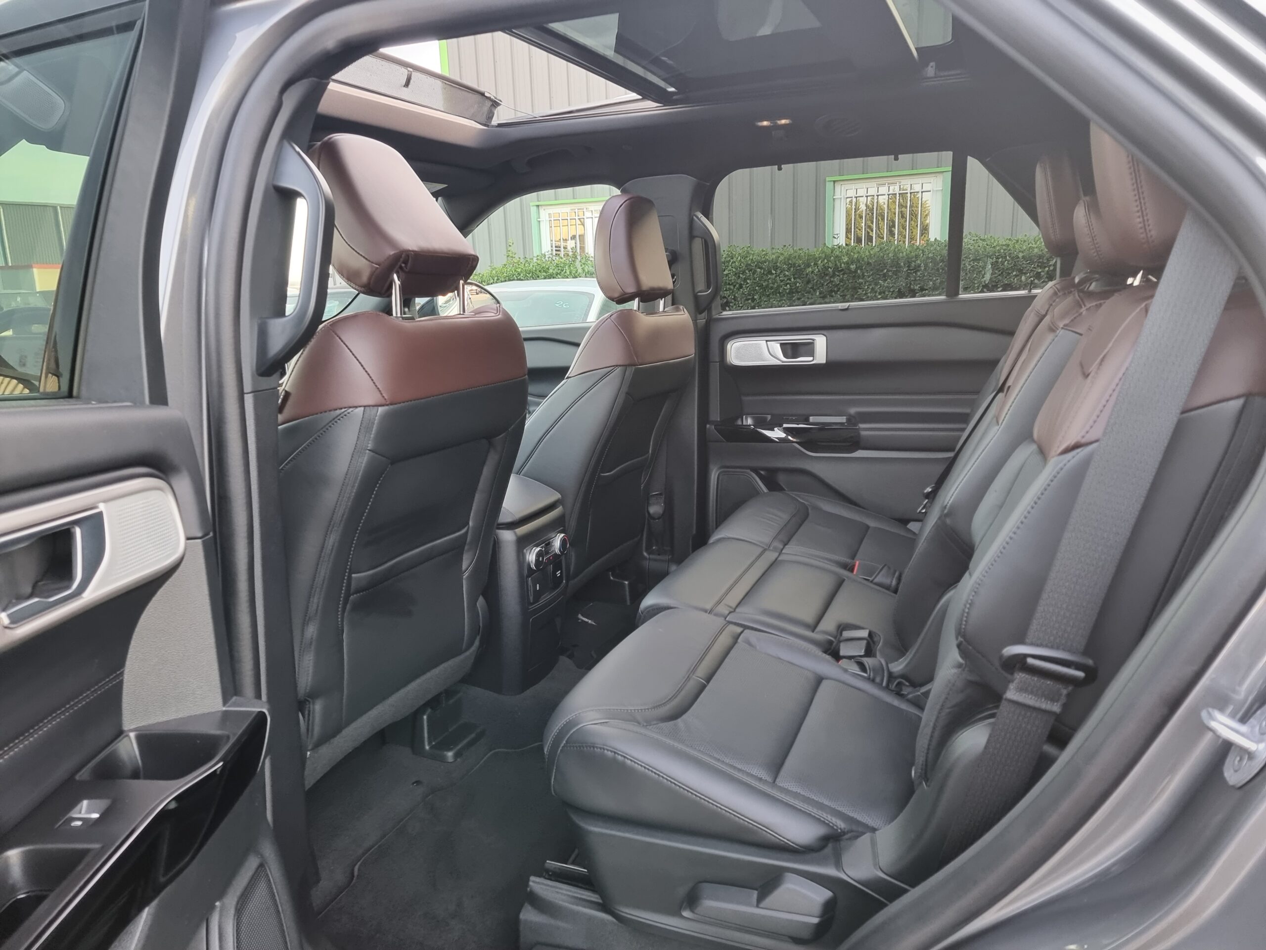 Photo FORD EXPLORER 3.0 ECOBOOST 457ch Parallel PHEV Platinum i-AWD BVA10