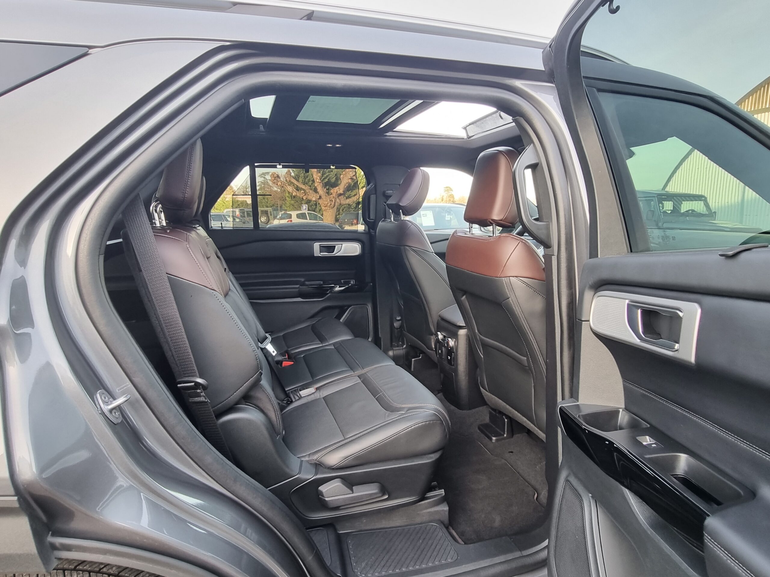 Photo FORD EXPLORER 3.0 ECOBOOST 457ch Parallel PHEV Platinum i-AWD BVA10