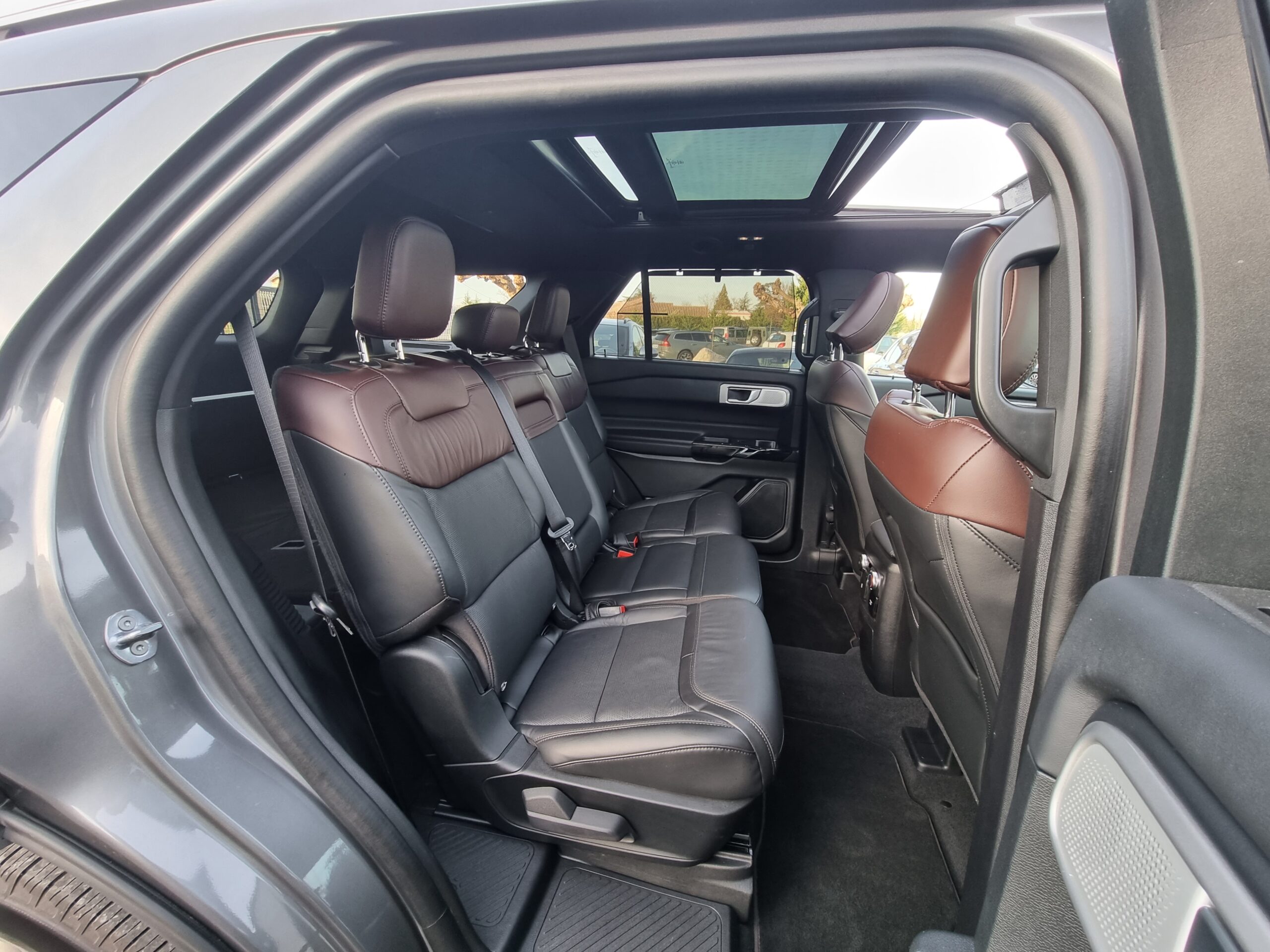 Photo FORD EXPLORER 3.0 ECOBOOST 457ch Parallel PHEV Platinum i-AWD BVA10