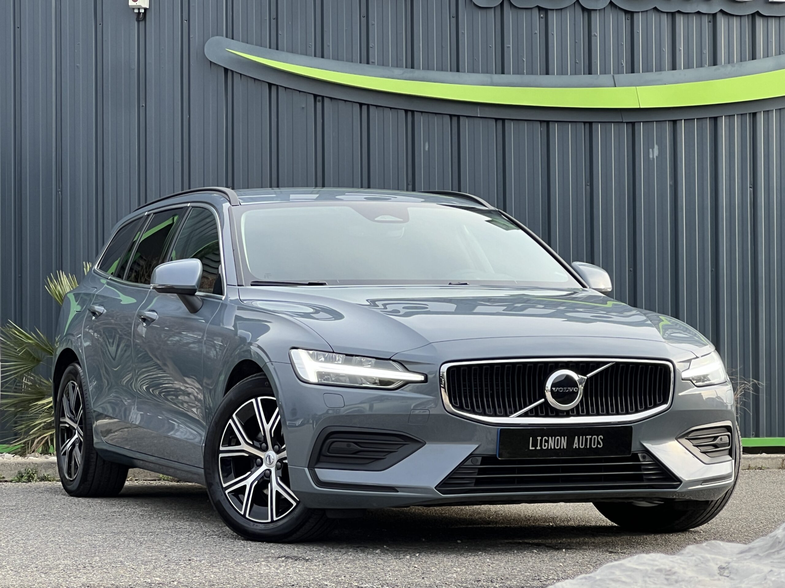Photo VOLVO V60 B4 197 CH GEARTRONIC 8 Inscription