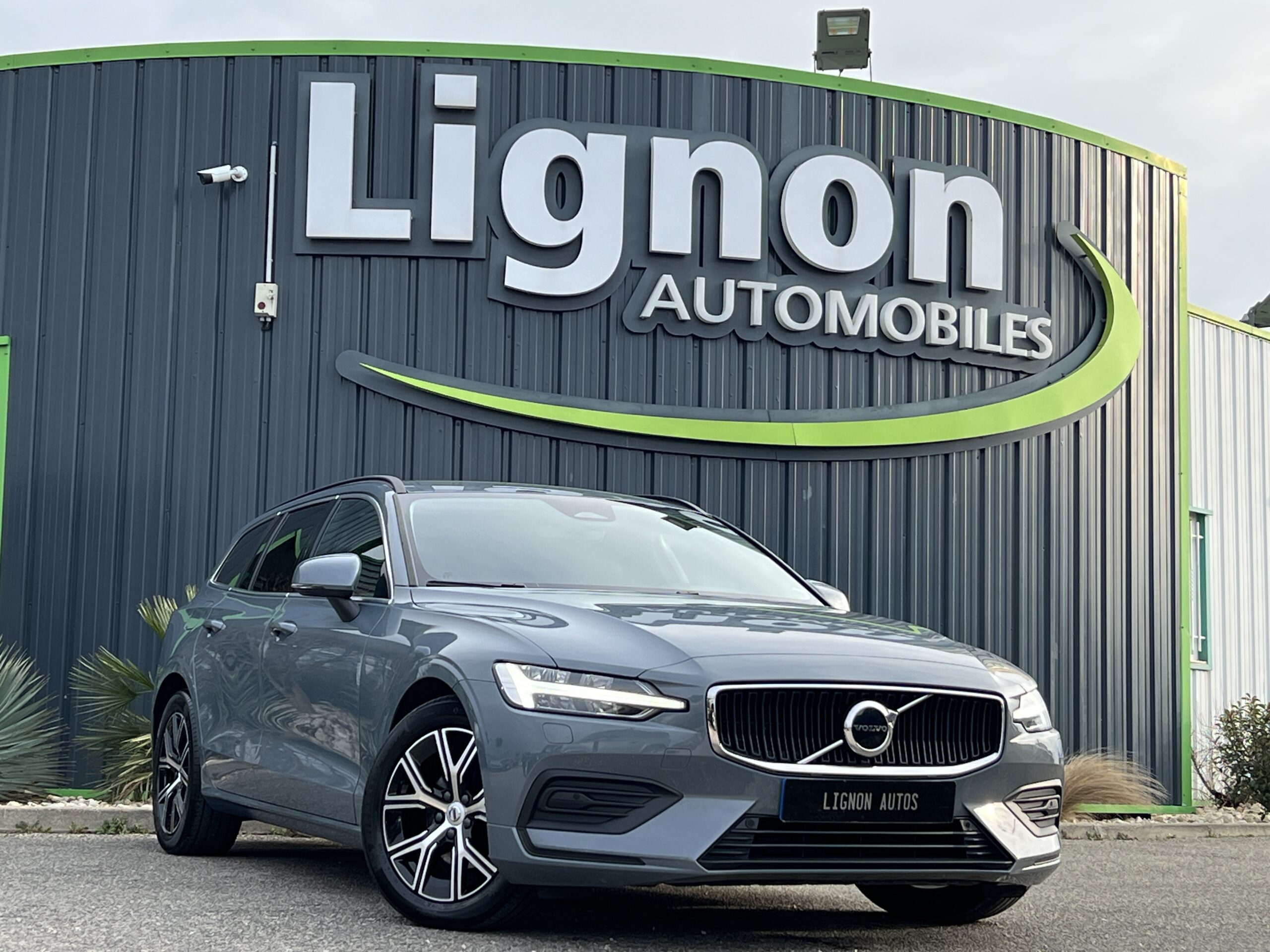 Photo VOLVO V60 B4 197 CH GEARTRONIC 8 Inscription