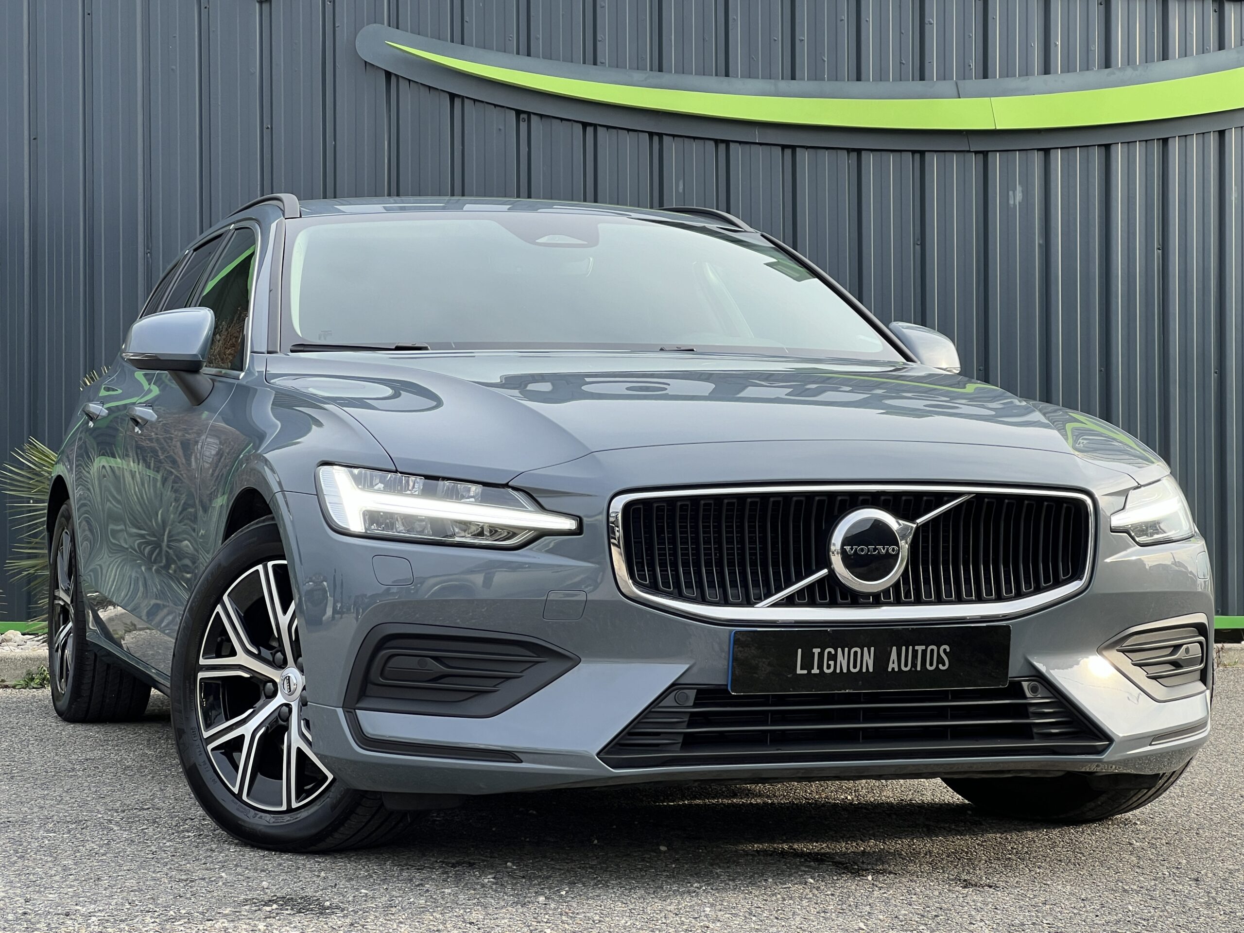 Photo VOLVO V60 B4 197 CH GEARTRONIC 8 Inscription