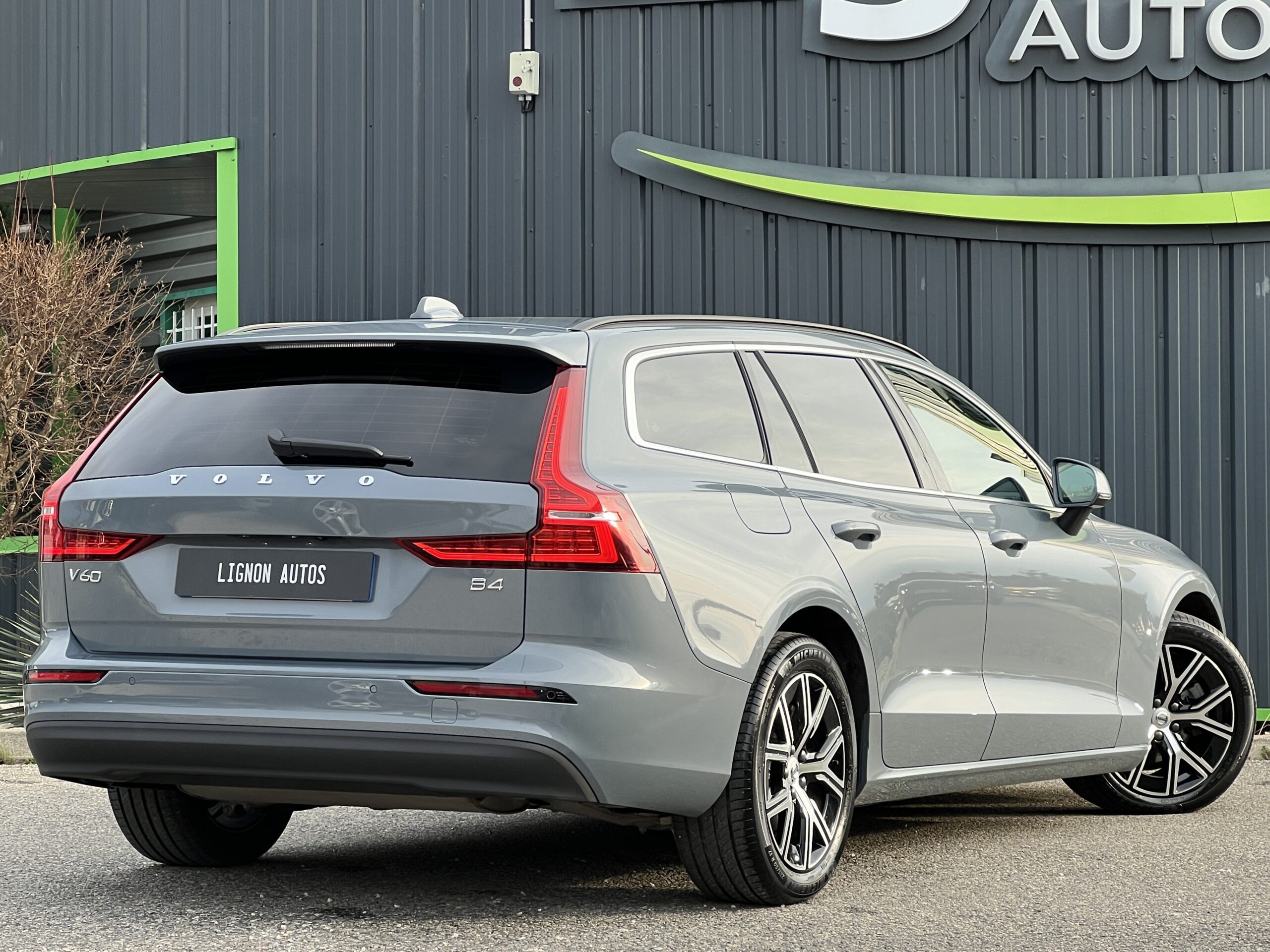 Photo VOLVO V60 B4 197 CH GEARTRONIC 8 Inscription