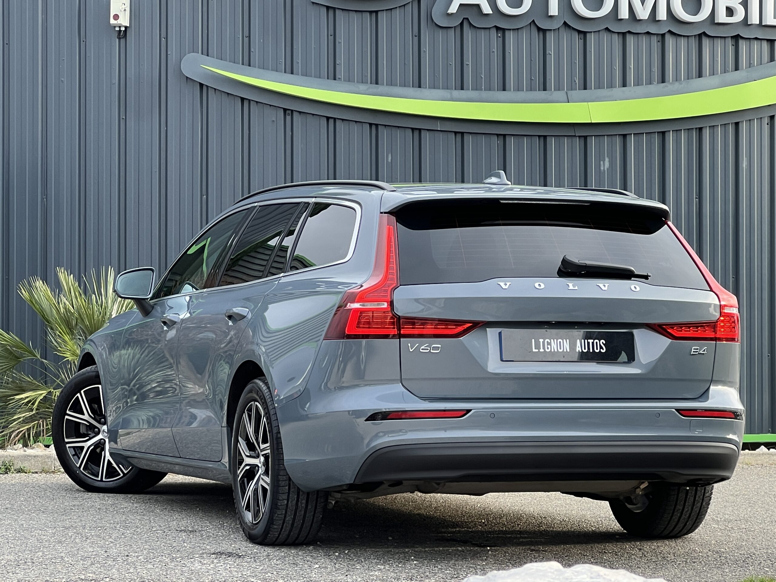 Photo VOLVO V60 B4 197 CH GEARTRONIC 8 Inscription