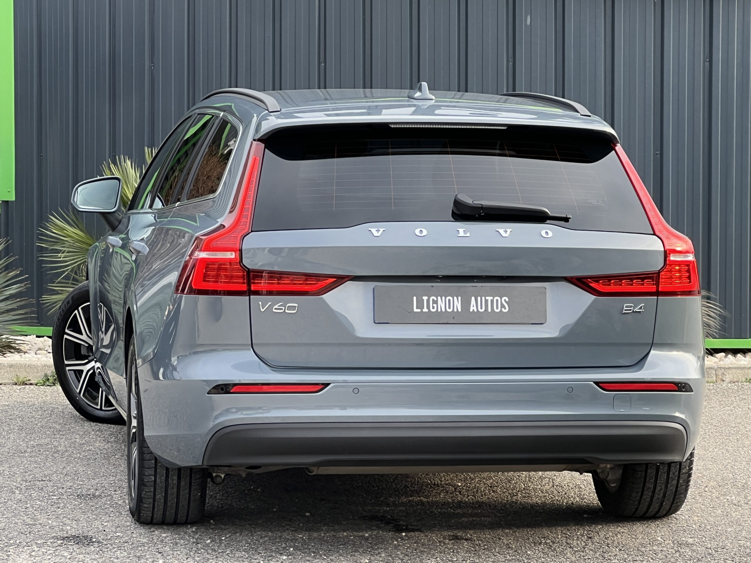 Photo VOLVO V60 B4 197 CH GEARTRONIC 8 Inscription