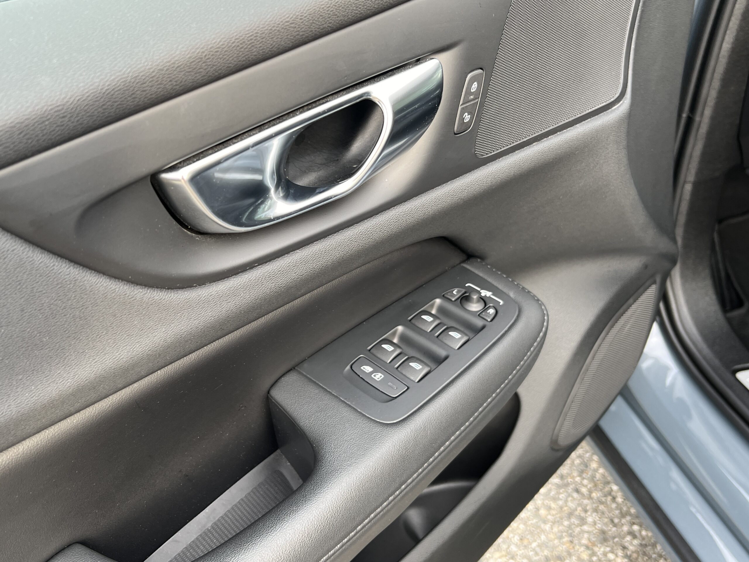 Photo VOLVO V60 B4 197 CH GEARTRONIC 8 Inscription