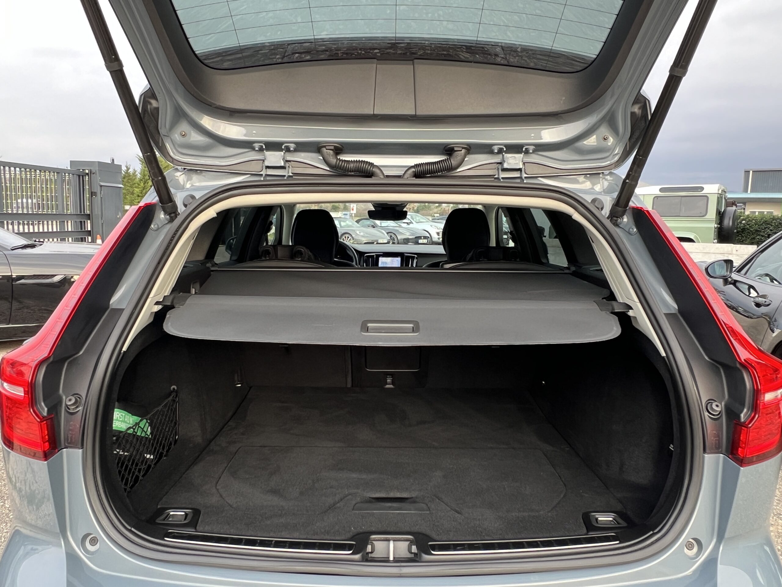 Photo VOLVO V60 B4 197 CH GEARTRONIC 8 Inscription