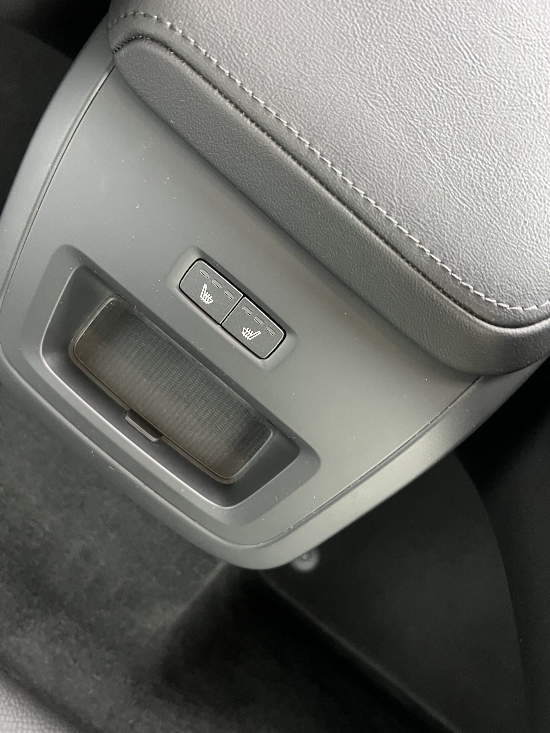Photo VOLVO V60 B4 197 CH GEARTRONIC 8 Inscription