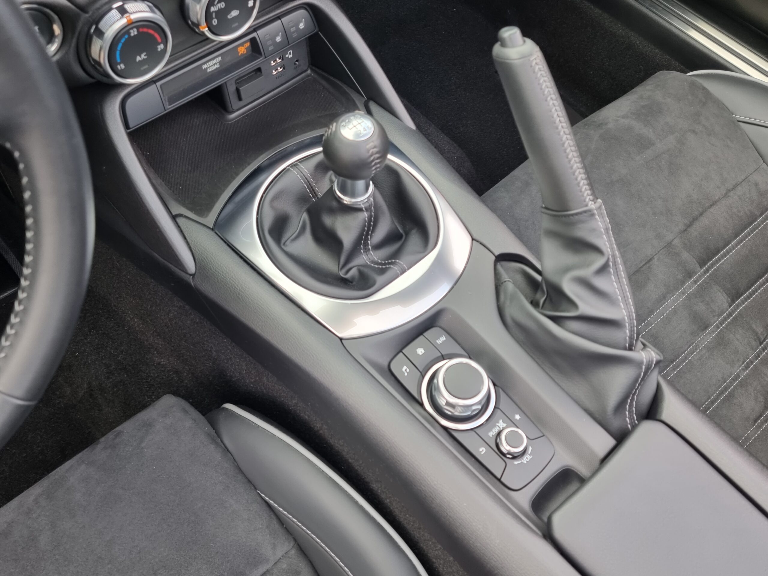 Photo MAZDA MX-5 Roadster Skyaktiv 2.0l 184ch Selection avec pack sport et pack i-Activsense
