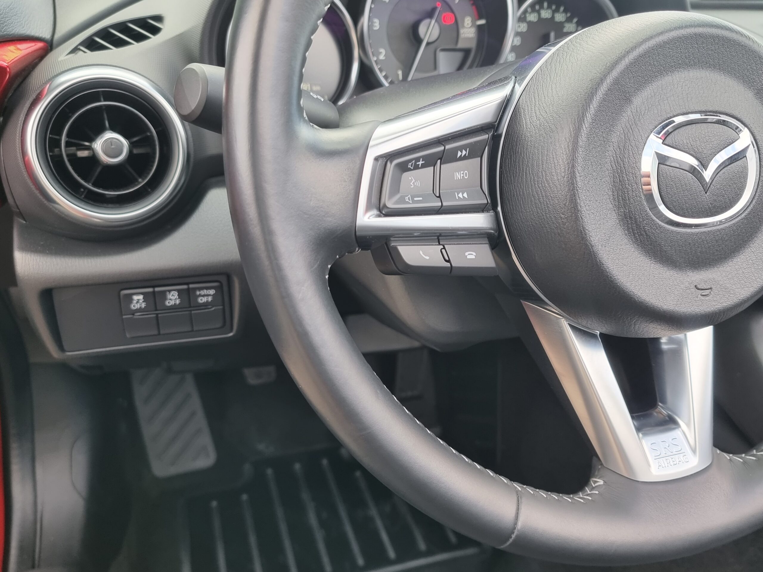 Photo MAZDA MX-5 Roadster Skyaktiv 2.0l 184ch Selection avec pack sport et pack i-Activsense