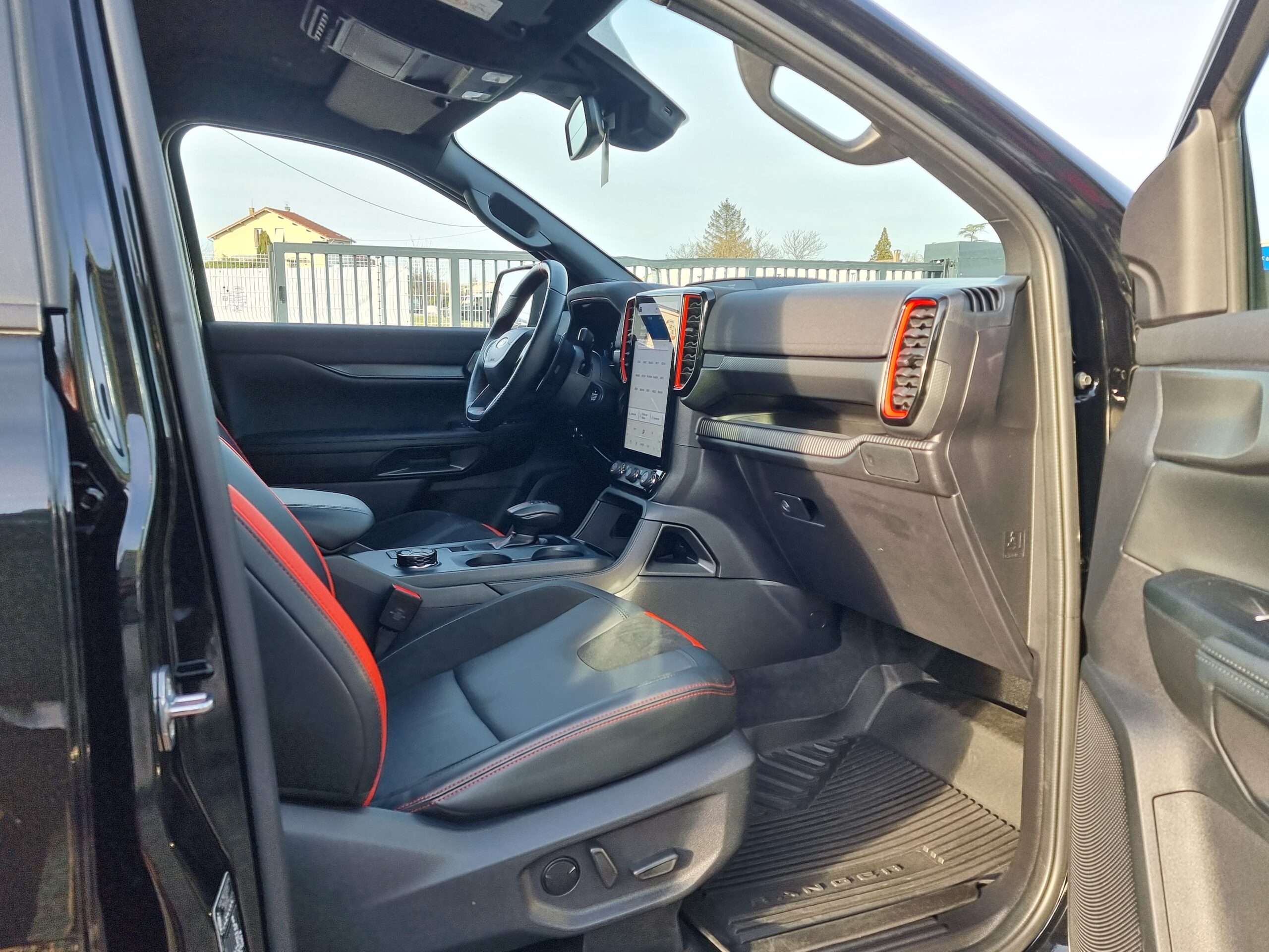 Photo FORD RANGER RAPTOR 3.0L ECOBOOST V6 292CV PAS DE MALUS