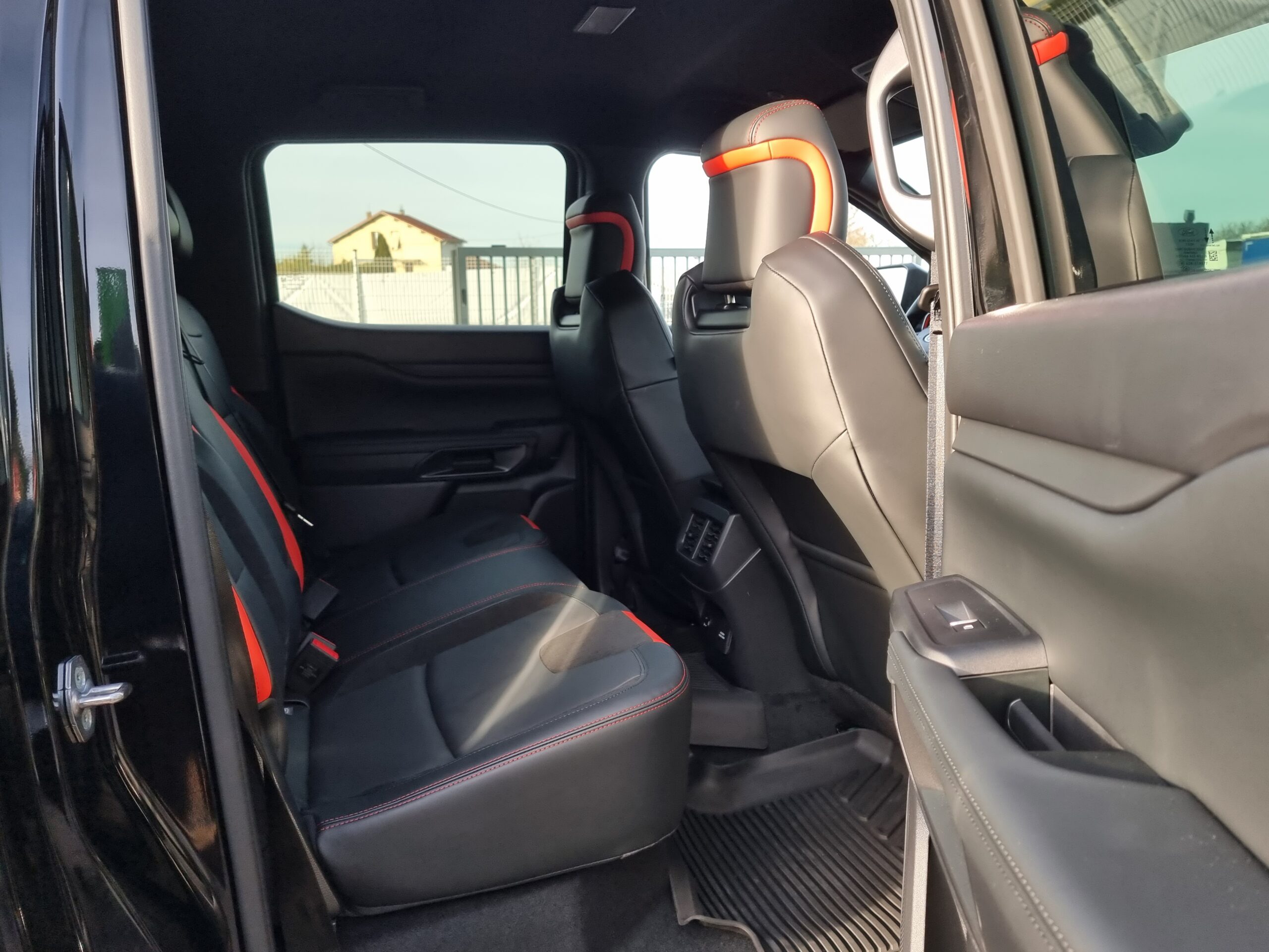 Photo FORD RANGER RAPTOR 3.0L ECOBOOST V6 292CV PAS DE MALUS