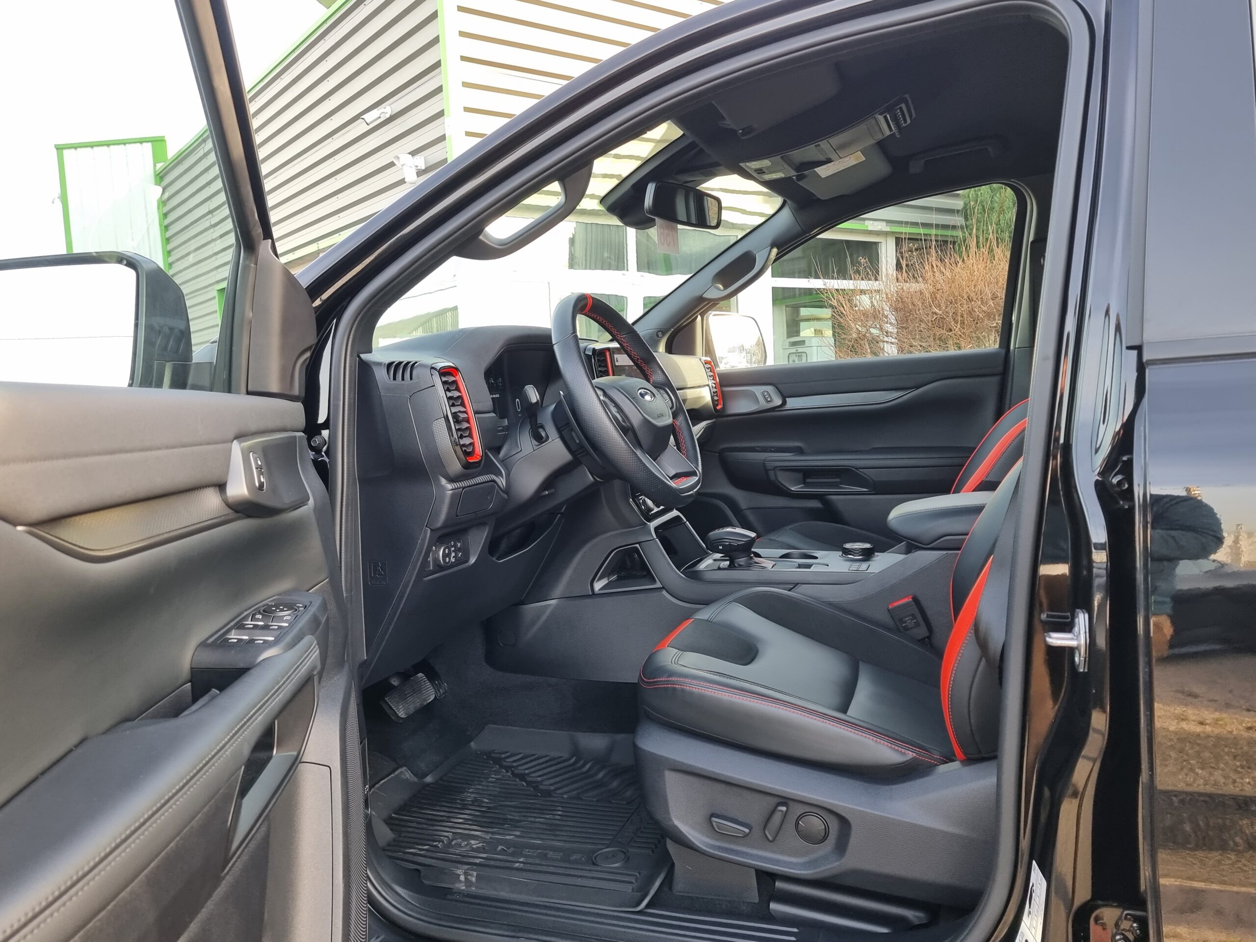 Photo FORD RANGER RAPTOR 3.0L ECOBOOST V6 292CV PAS DE MALUS