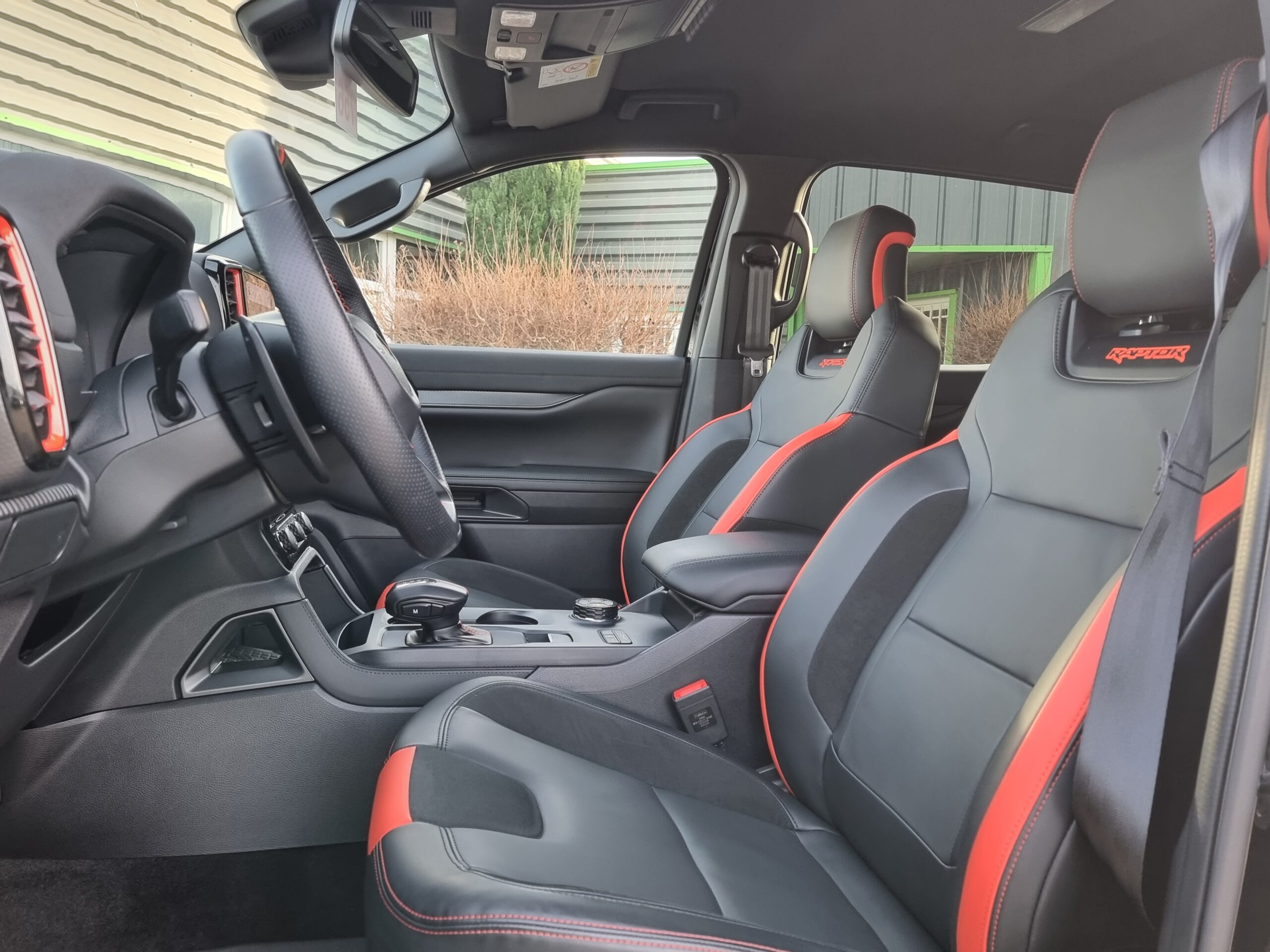 Photo FORD RANGER RAPTOR 3.0L ECOBOOST V6 292CV PAS DE MALUS