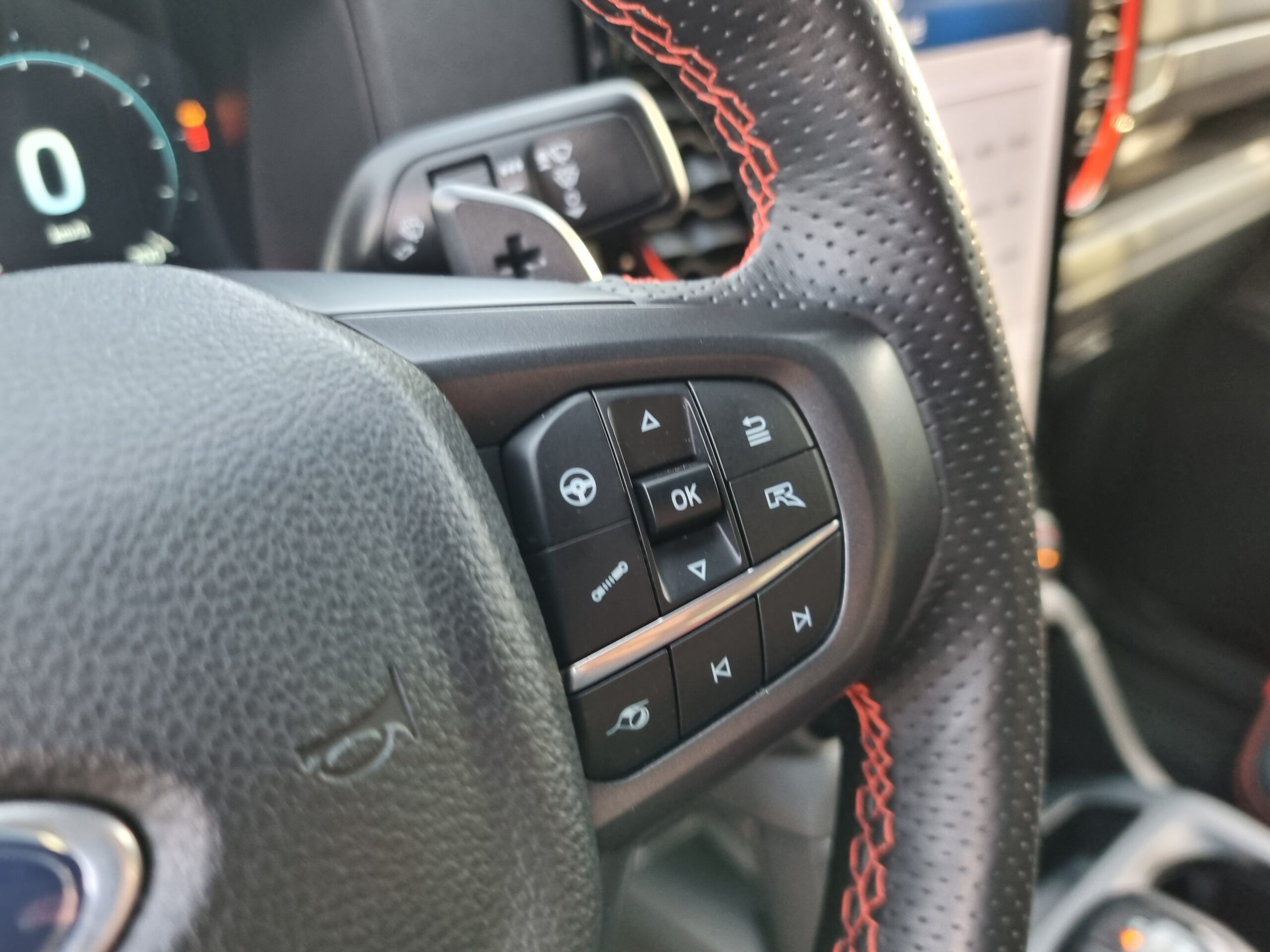 Photo FORD RANGER RAPTOR 3.0L ECOBOOST V6 292CV PAS DE MALUS