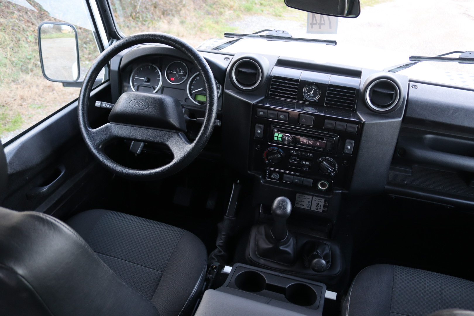 Photo LAND ROVER DEFENDER 90 TD4 2.2L SW 4 PLACES