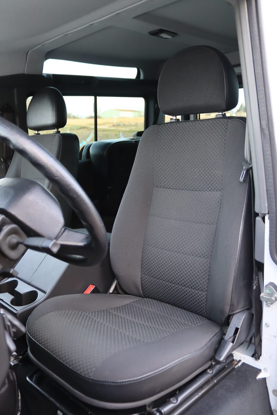 Photo LAND ROVER DEFENDER 90 TD4 2.2L SW 4 PLACES