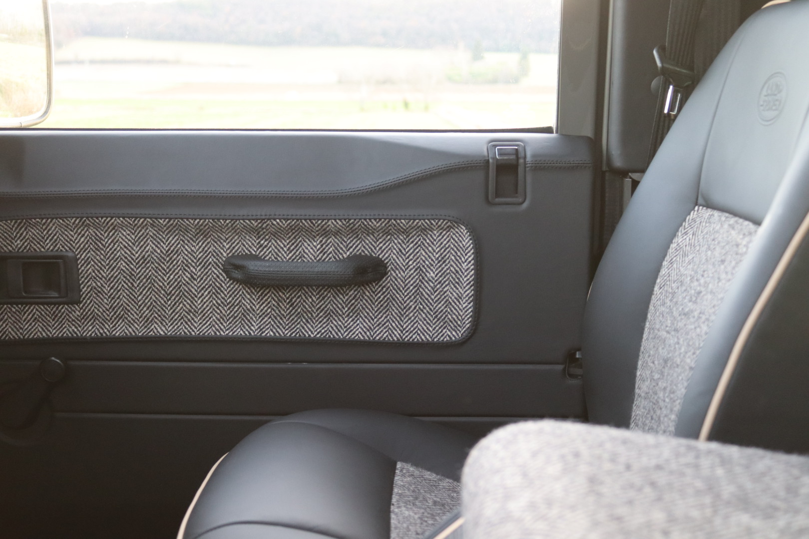 Photo LAND ROVER DEFENDER 90 TD5 SW 6 PLACES