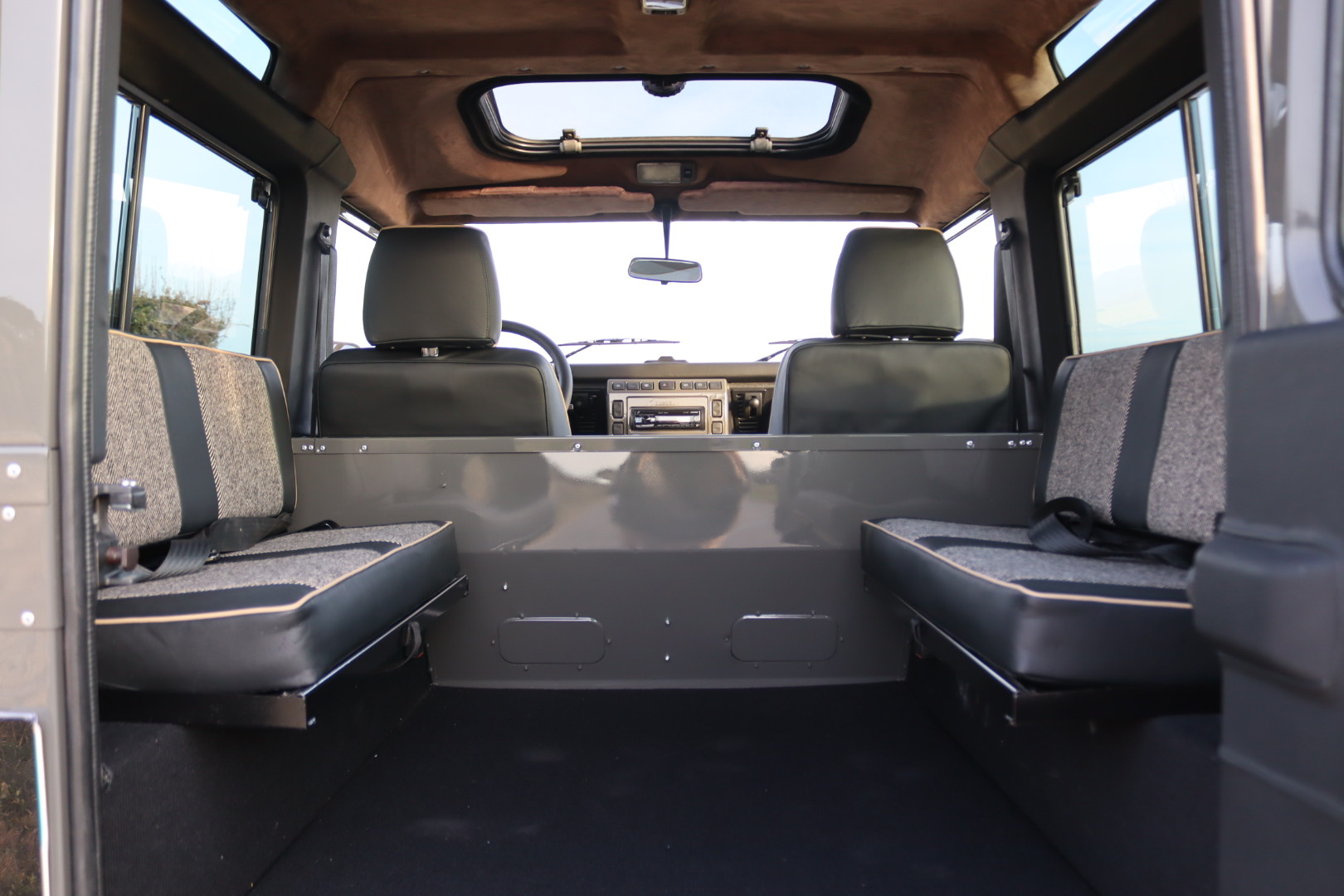 Photo LAND ROVER DEFENDER 90 TD5 SW 6 PLACES