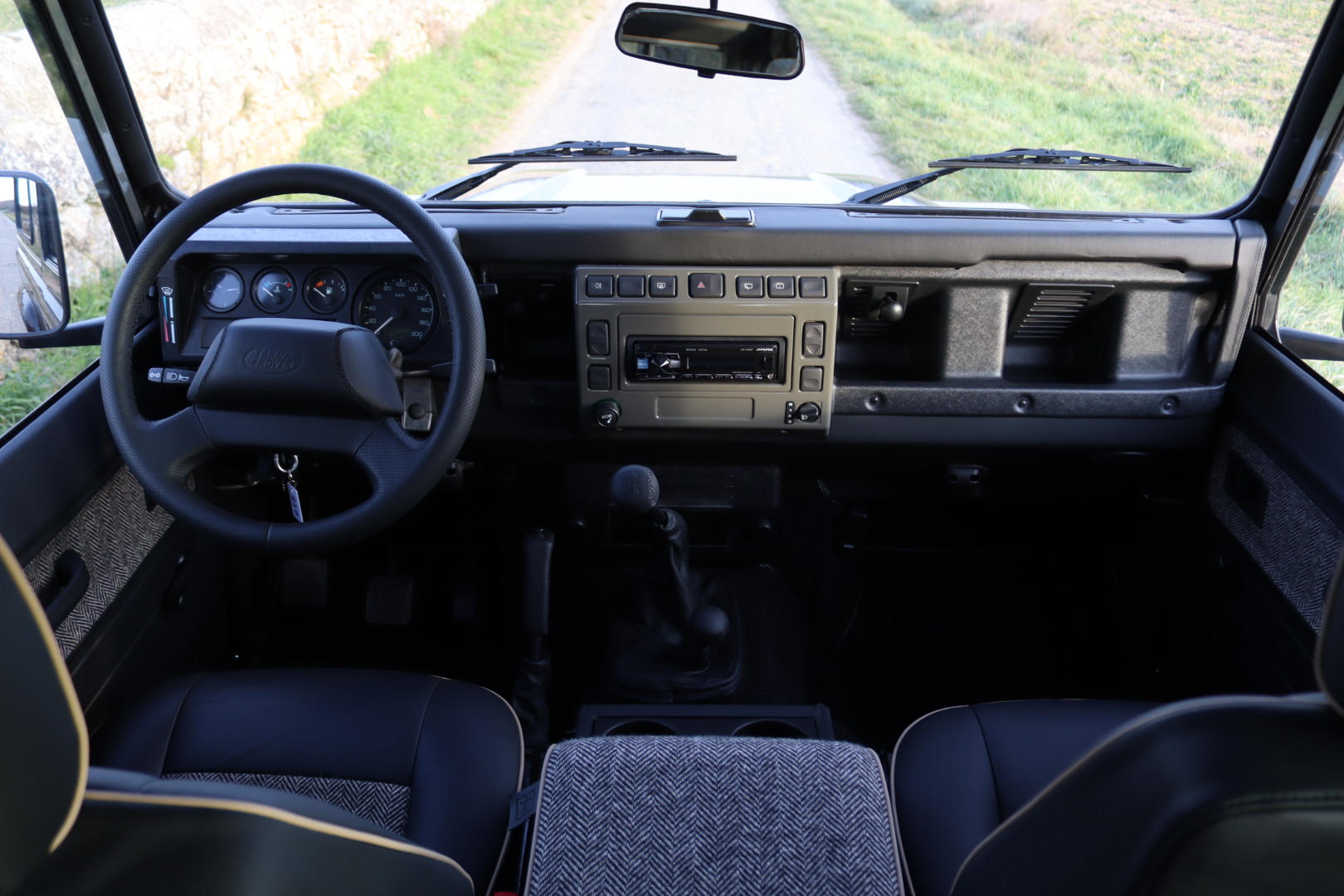 Photo LAND ROVER DEFENDER 90 TD5 SW 6 PLACES