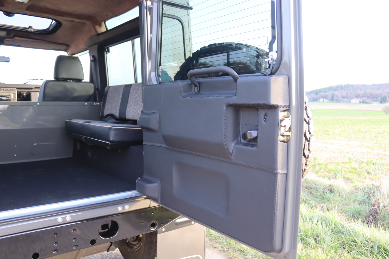 Photo LAND ROVER DEFENDER 90 TD5 SW 6 PLACES