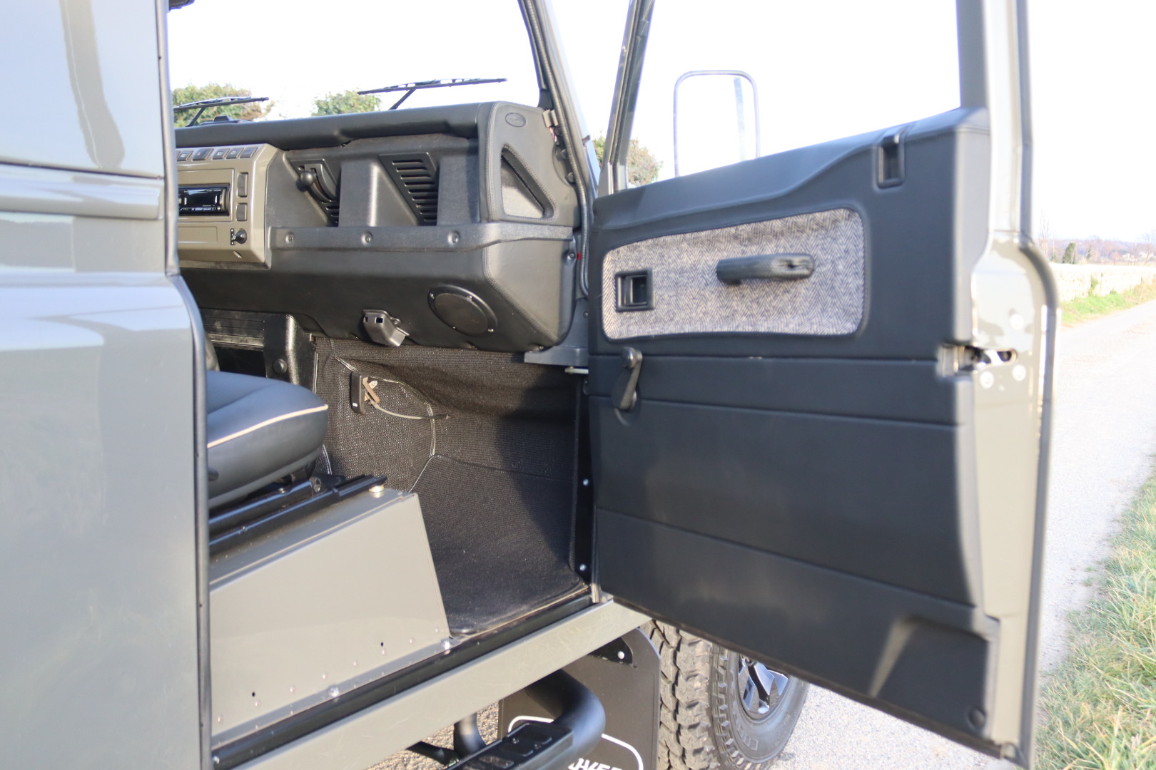 Photo LAND ROVER DEFENDER 90 TD5 SW 6 PLACES